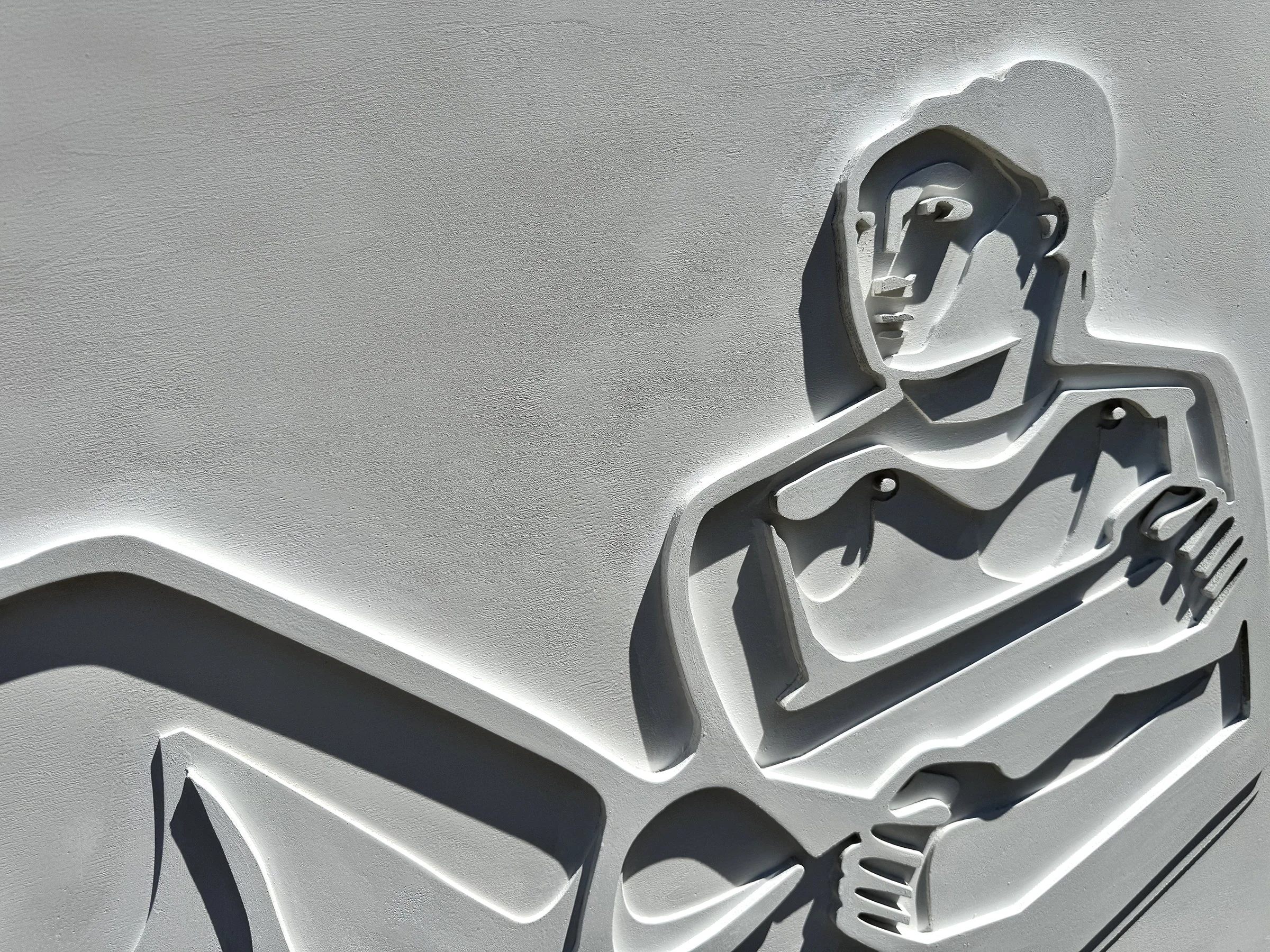 Recumbent Figure 01 Detail Small.jpg