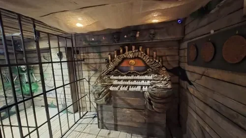 The cursed ship’s organ and cell — The Flying Dutchman, Escape London Islington