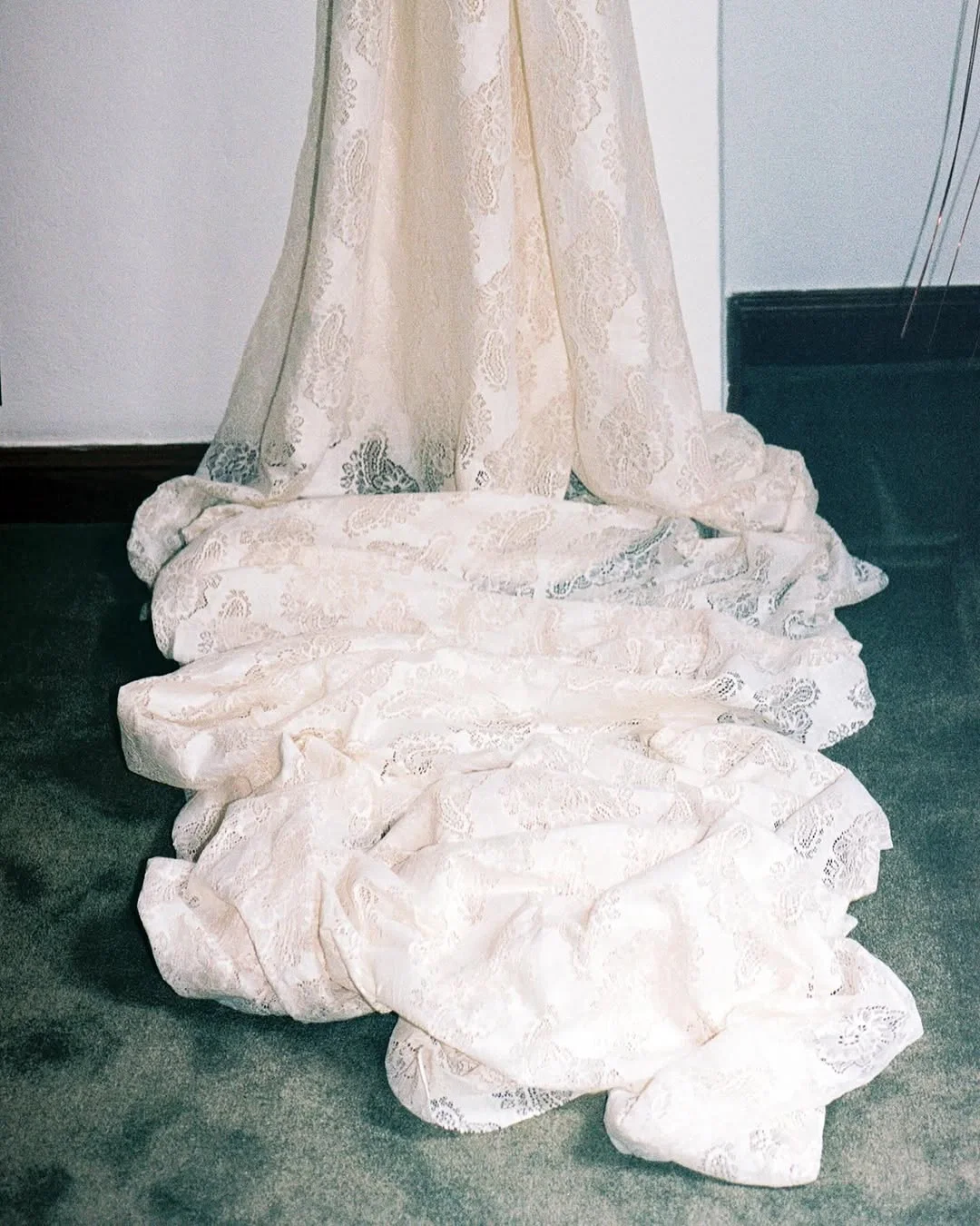 How to Redesign Your Mother’s Wedding Dress: A UK Bride’s Complete Guide