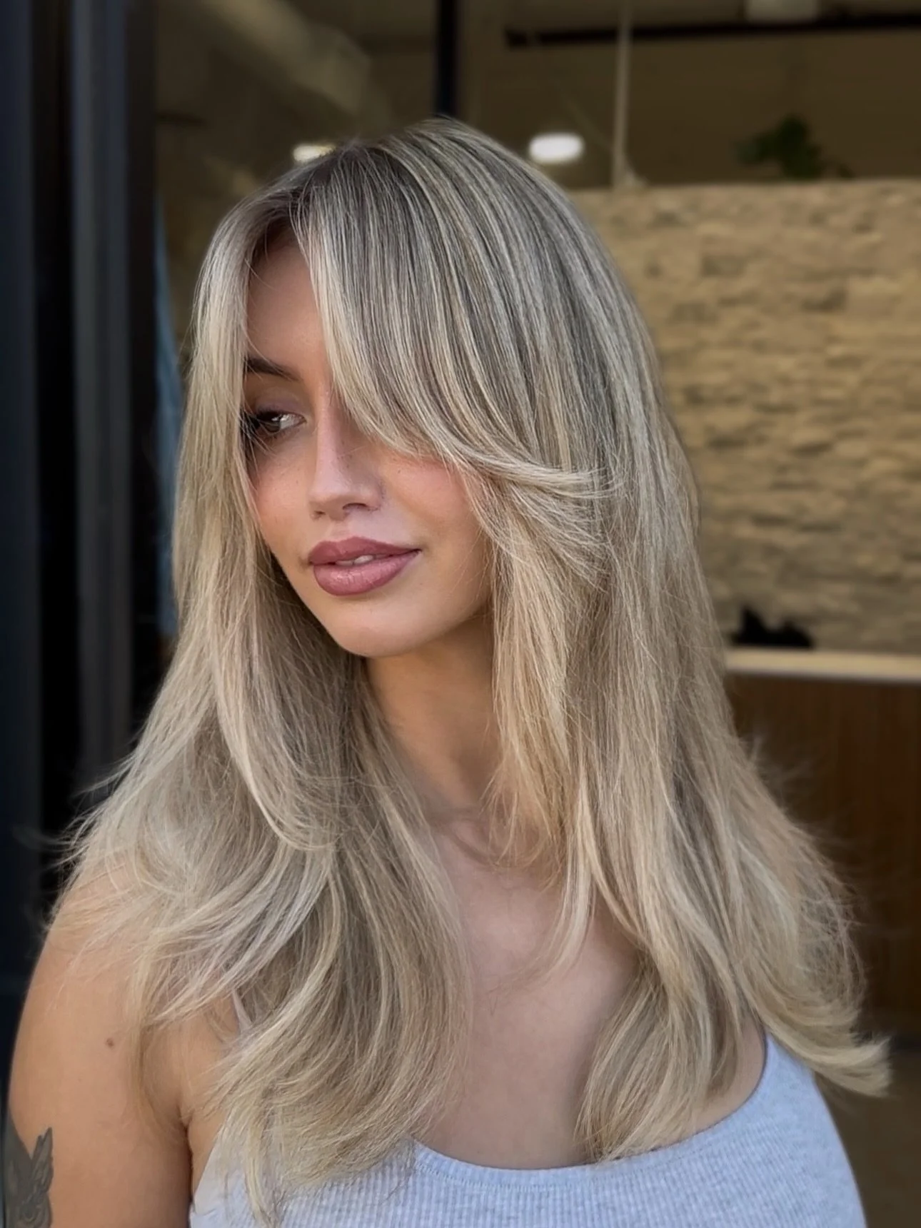 The perfect neutral blonde 🧚🏻&zwj;♀️

Full head of highlights + wet balayage at the bowl to brighten her ends and give us that extra pop of blonde 〰️
.
.
.
Costa Mesa hairstylist | blonde hair | highlights | soft blonde