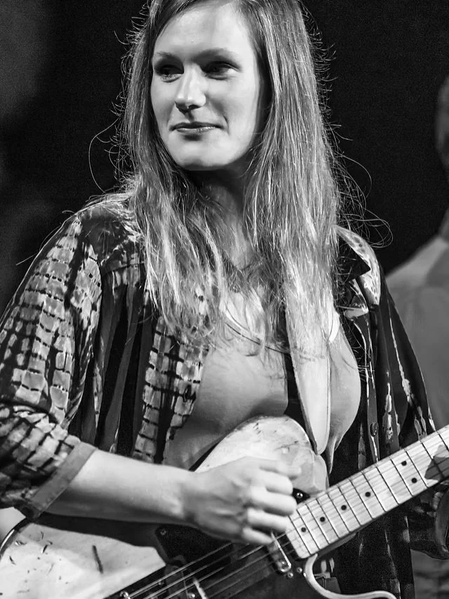 Labor Day Weekend Plans???? Join us Saturday, September 5th, Bizzee B&rsquo;s BBQ Truck will be here from 12&ndash;7. Live Music 5-7 with the amazing Elizabeth Wise! We will be OPEN Thursday/Friday 2-7, Saturday 12-7, Sunday 12-6 and Monday 9/7 from 