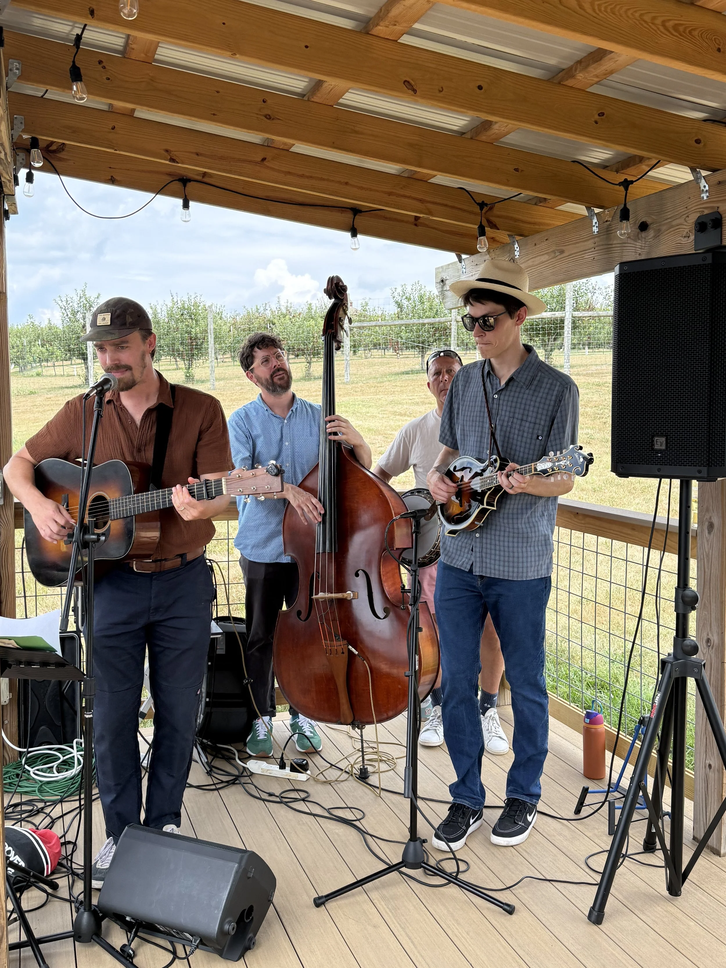 Live Music Yates Webb Trio + Globowl Food Truck