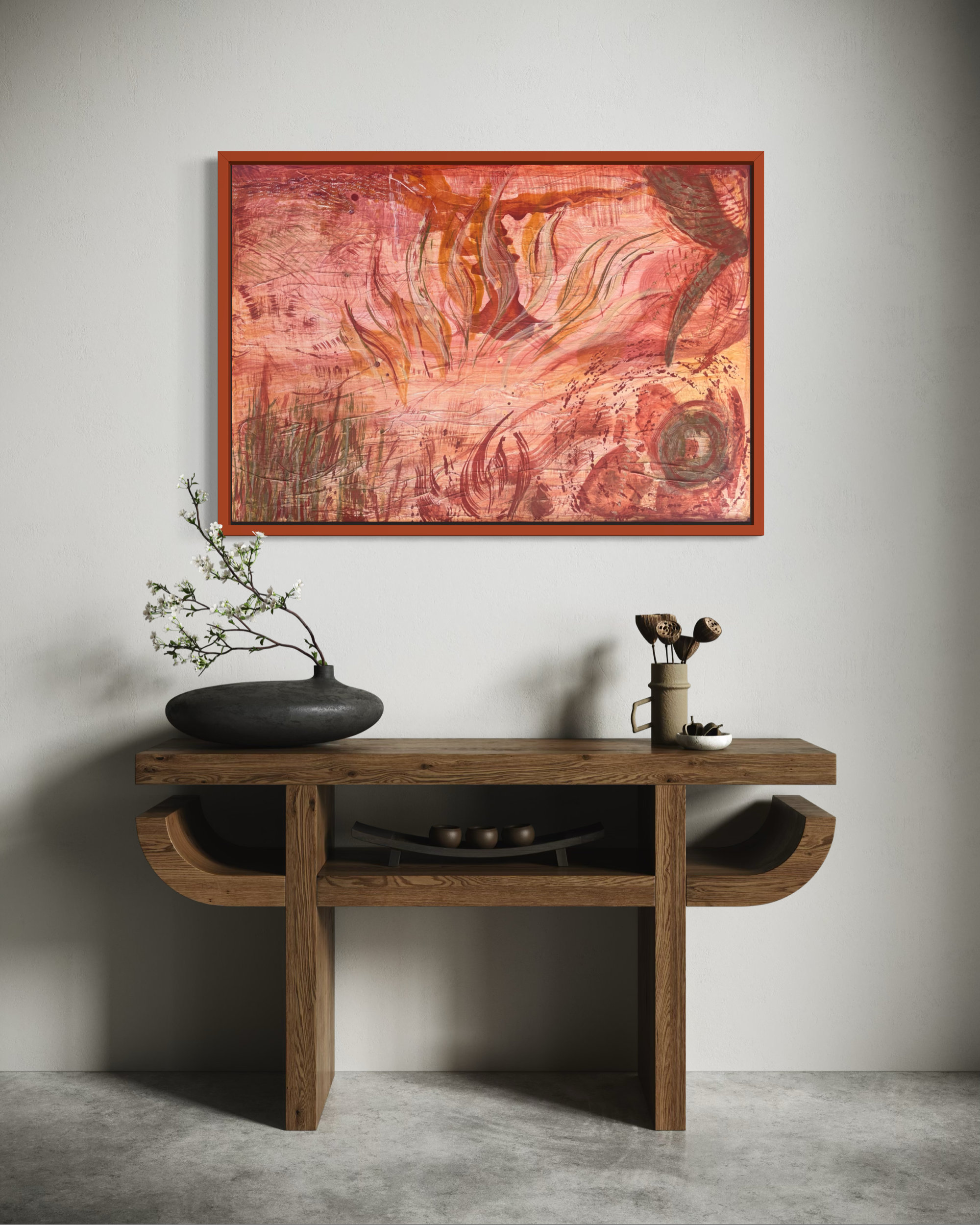 Œuvre abstraite corail en situation au-dessus d'une console en bois