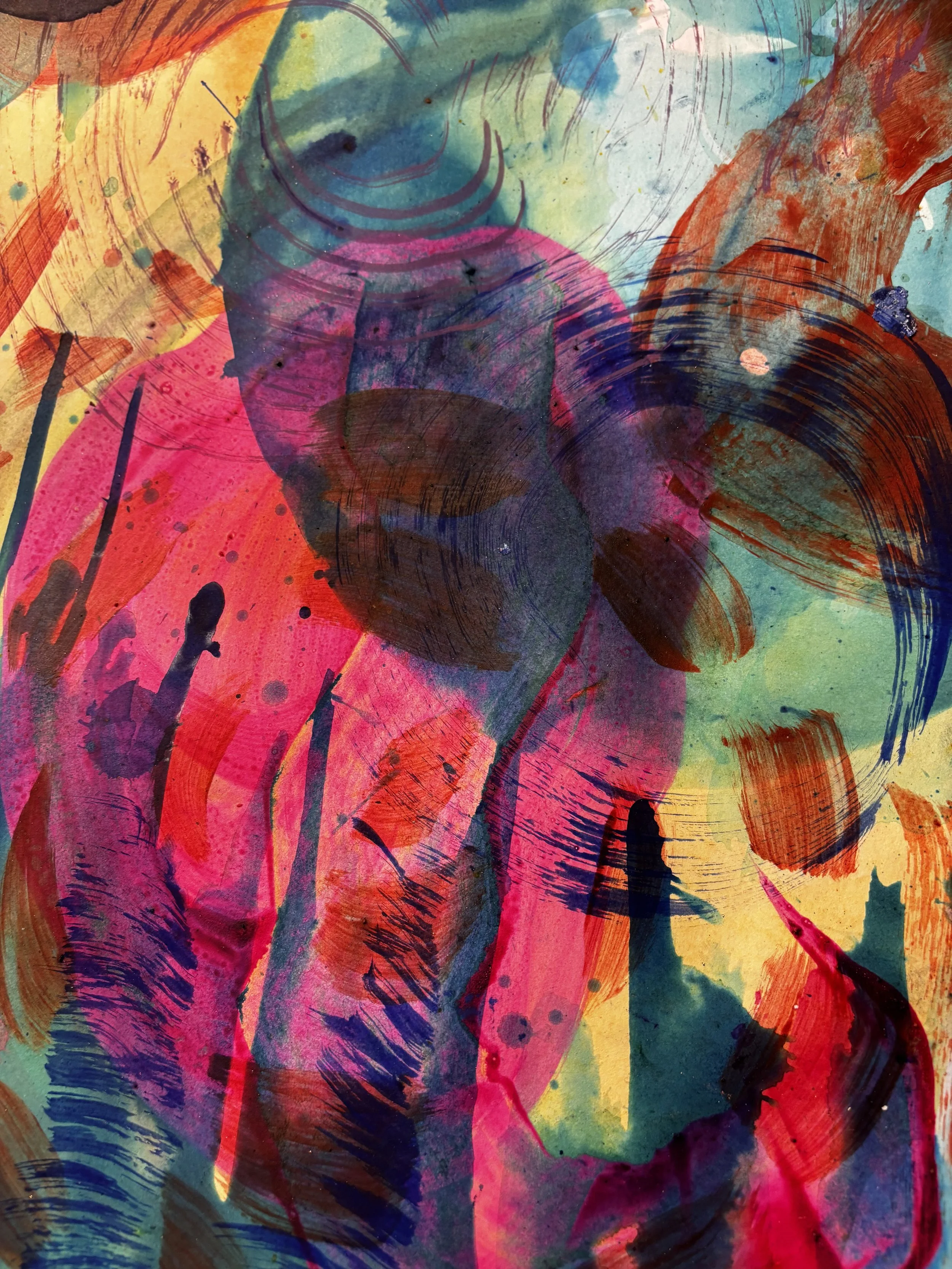 Détail d'une œuvre abstraite aux traits roses, bleus et jaunes