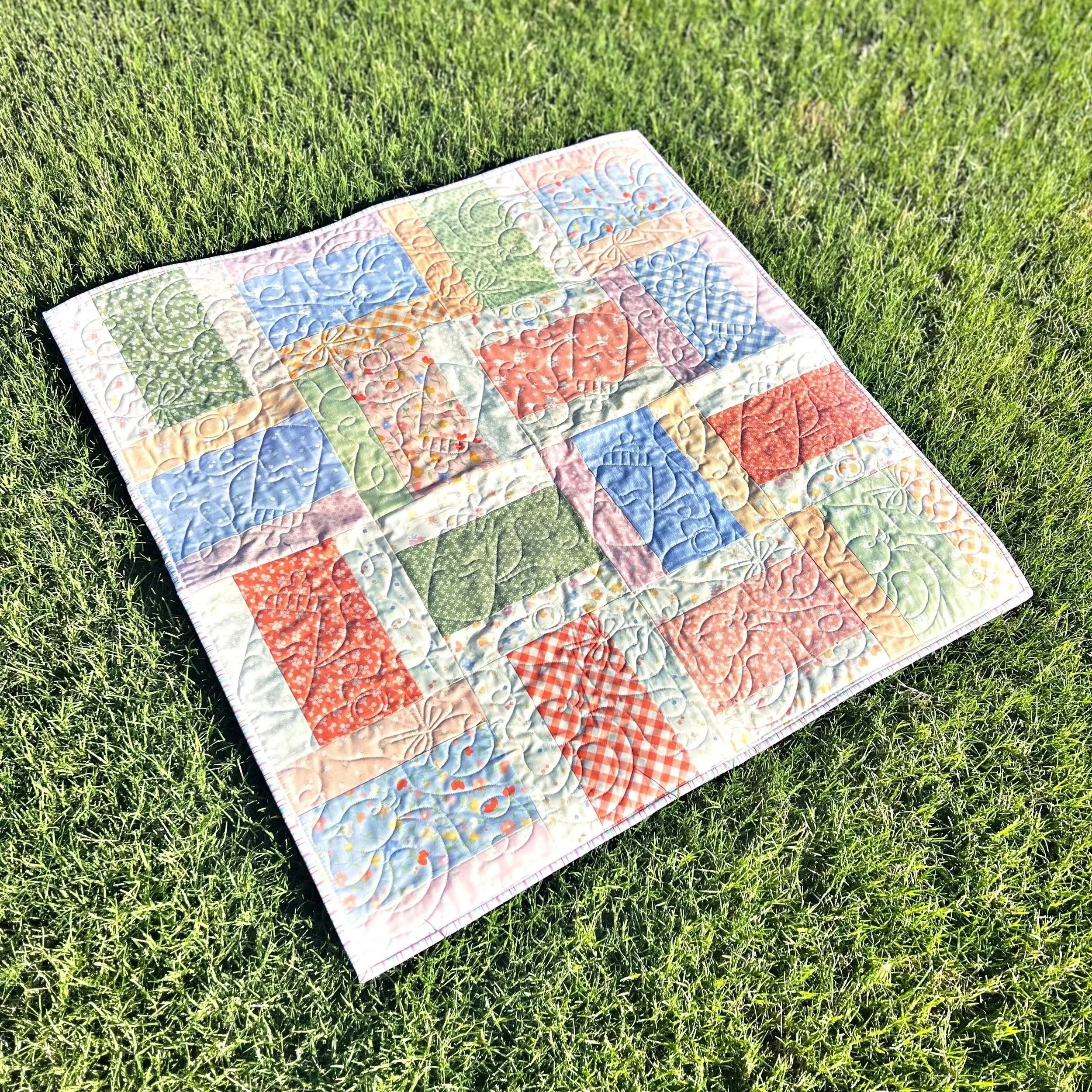 Sunbonnet Baby Quilt, June 2026,
fabric: Sunbonnet by My Sew Quilty Life,
pattern: It's Sew Emma