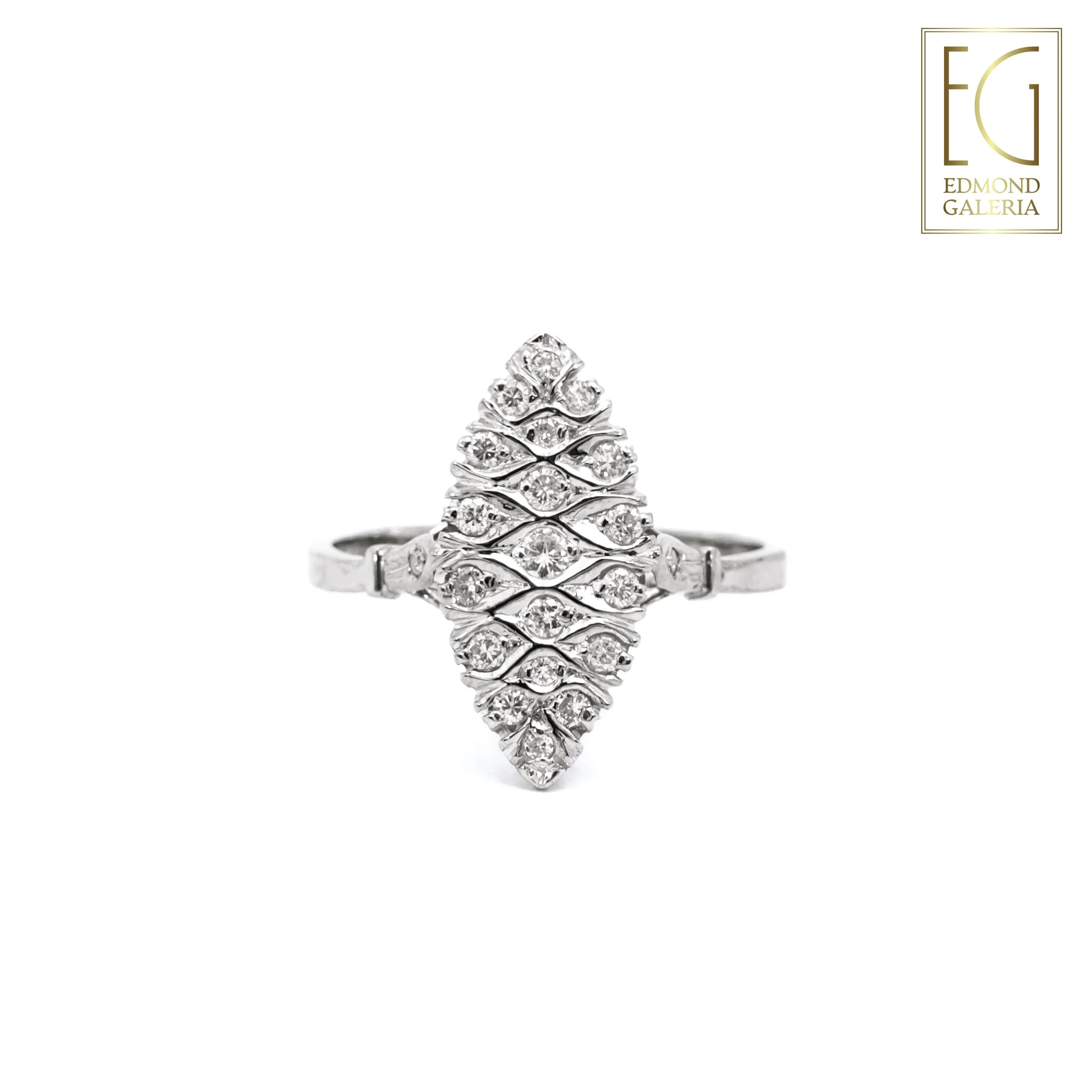Inel din aur alb, decorat cu diamante, atelier francez