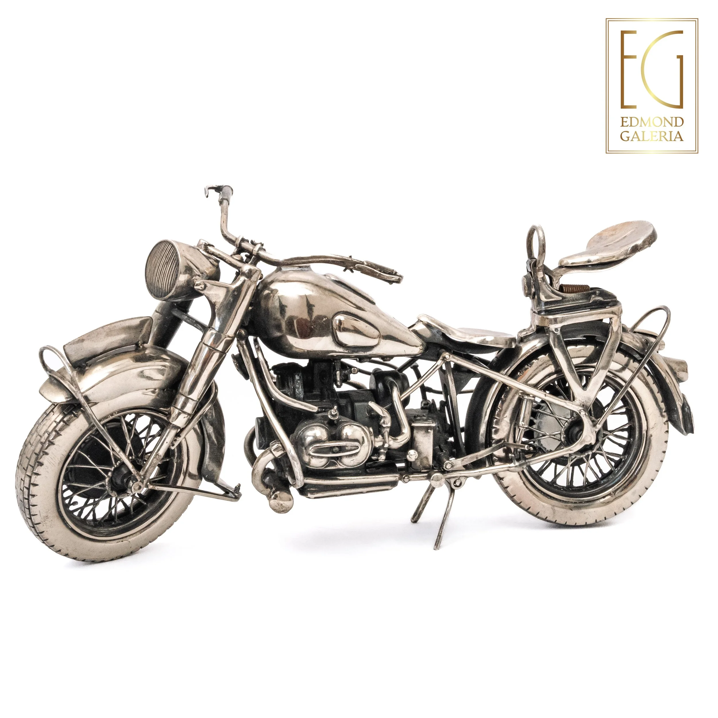 Figurină din argint ce reprezintă motocicleta BMW R75, atelier Medusa Oro, Italia, a doua jumătate a sec. XX