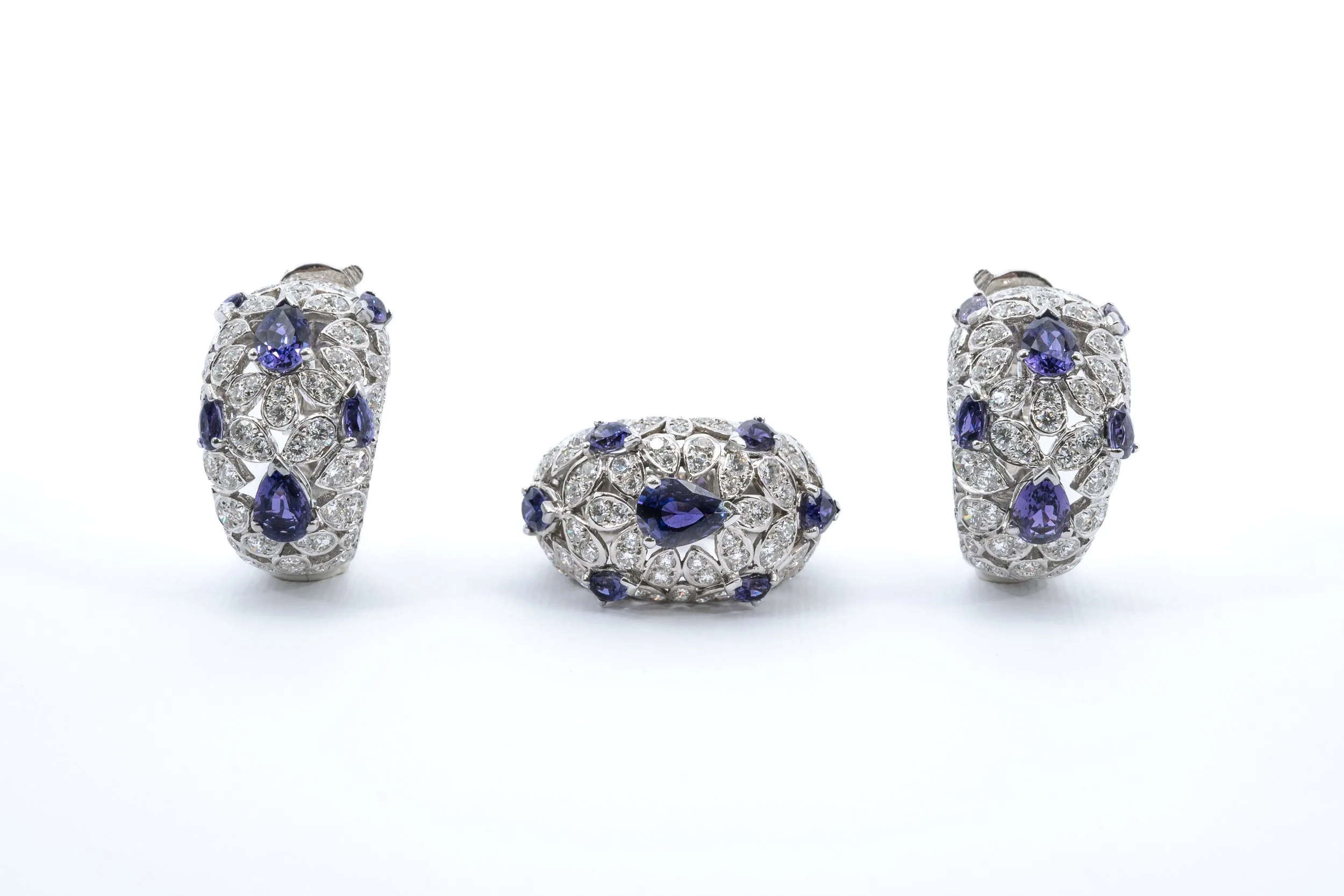 Set Ritz Fine Jewellery din aur alb, format din inel și pereche de cercei clips, decorat cu diamante și safire