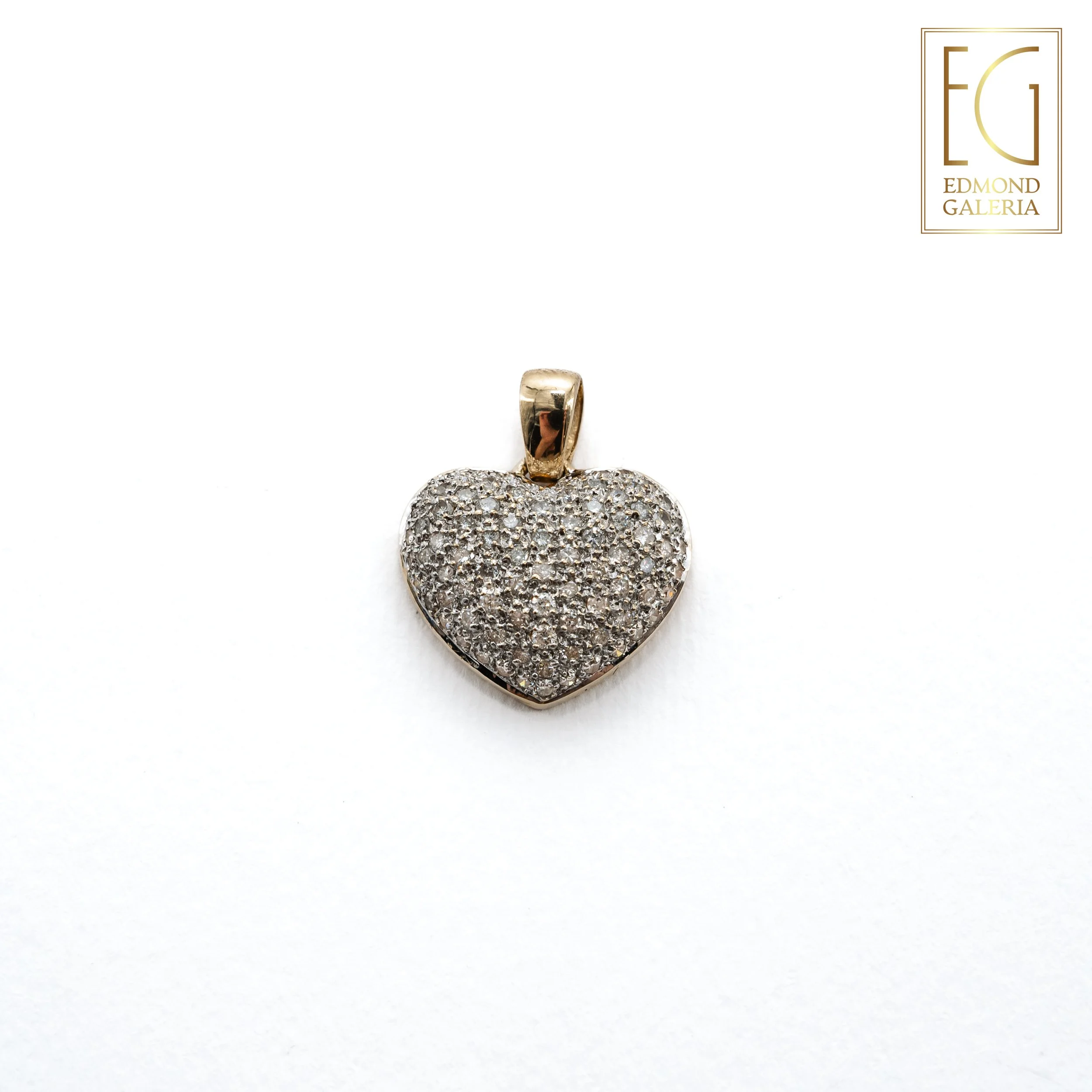 Pandantiv din aur, în formă de inimă, decorat cu diamante, atelier francez