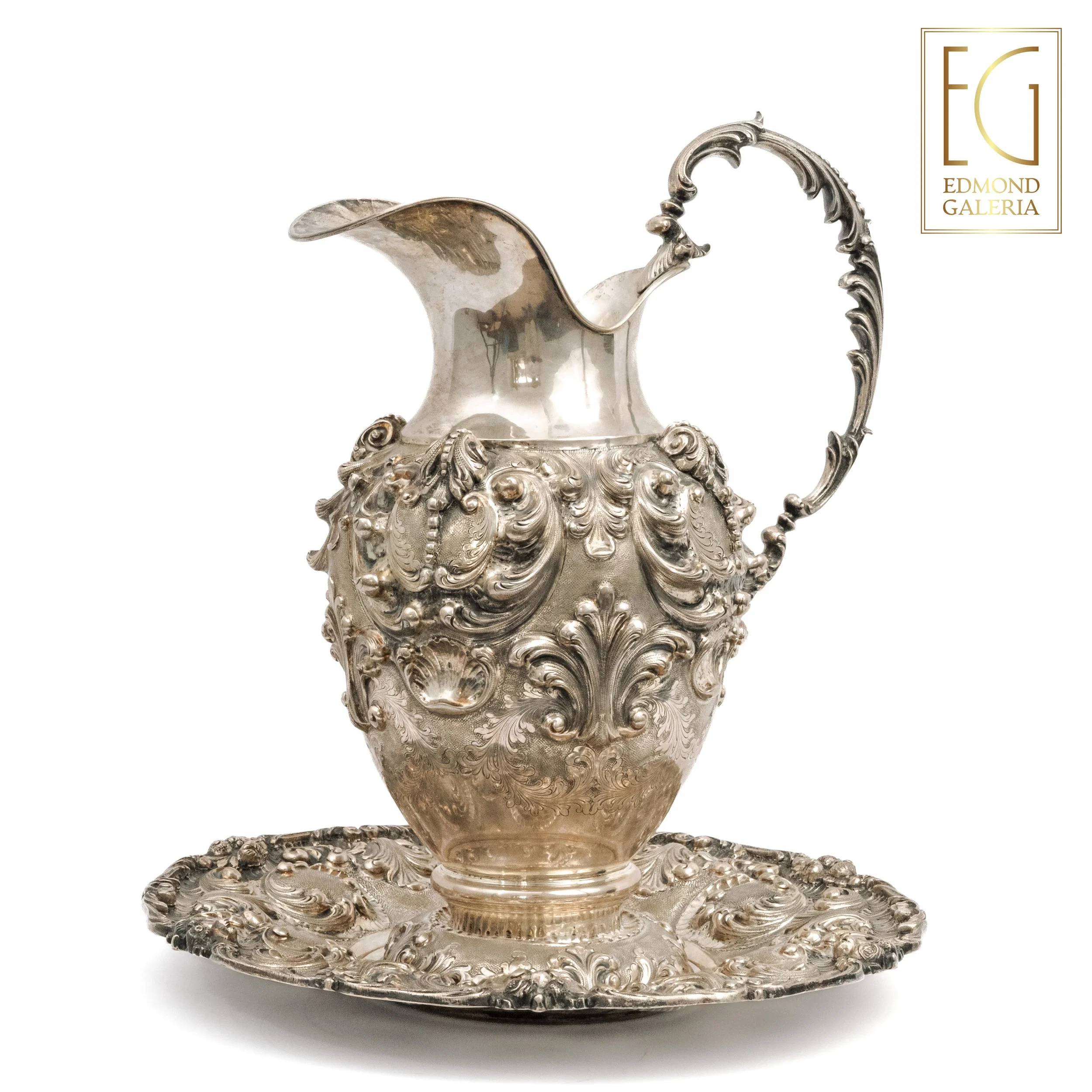 Carafă pentru apă cu farfurie, din argint, realizată de Fabbrica Argenteria Fratelli Borzoni, Vercelli, Italia, sec. XX