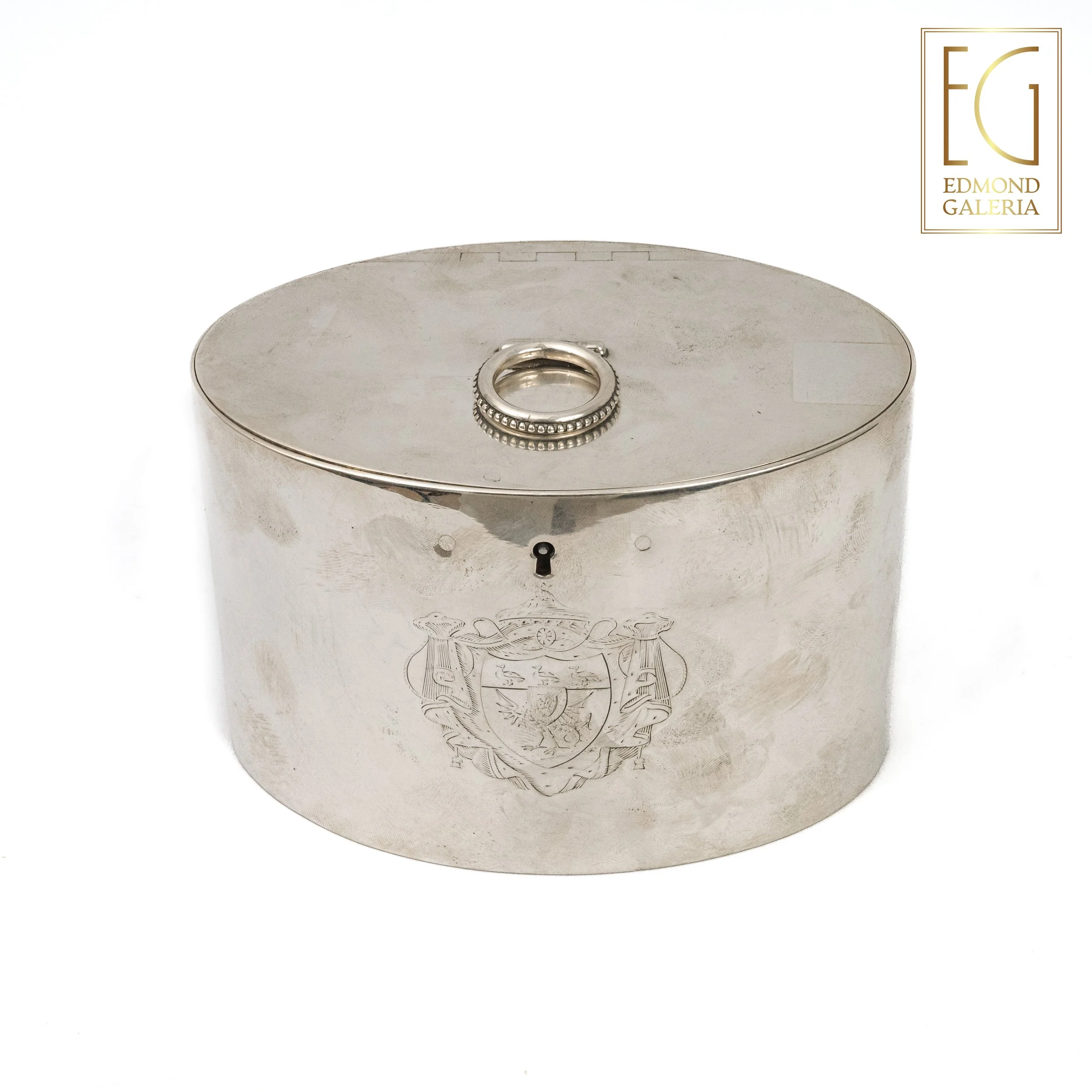 Cutie pentru ceai, din argint, central cu blazon decorativ, atelier Andrew Fogelberg & Stephen Gilbert, Londra, 1785