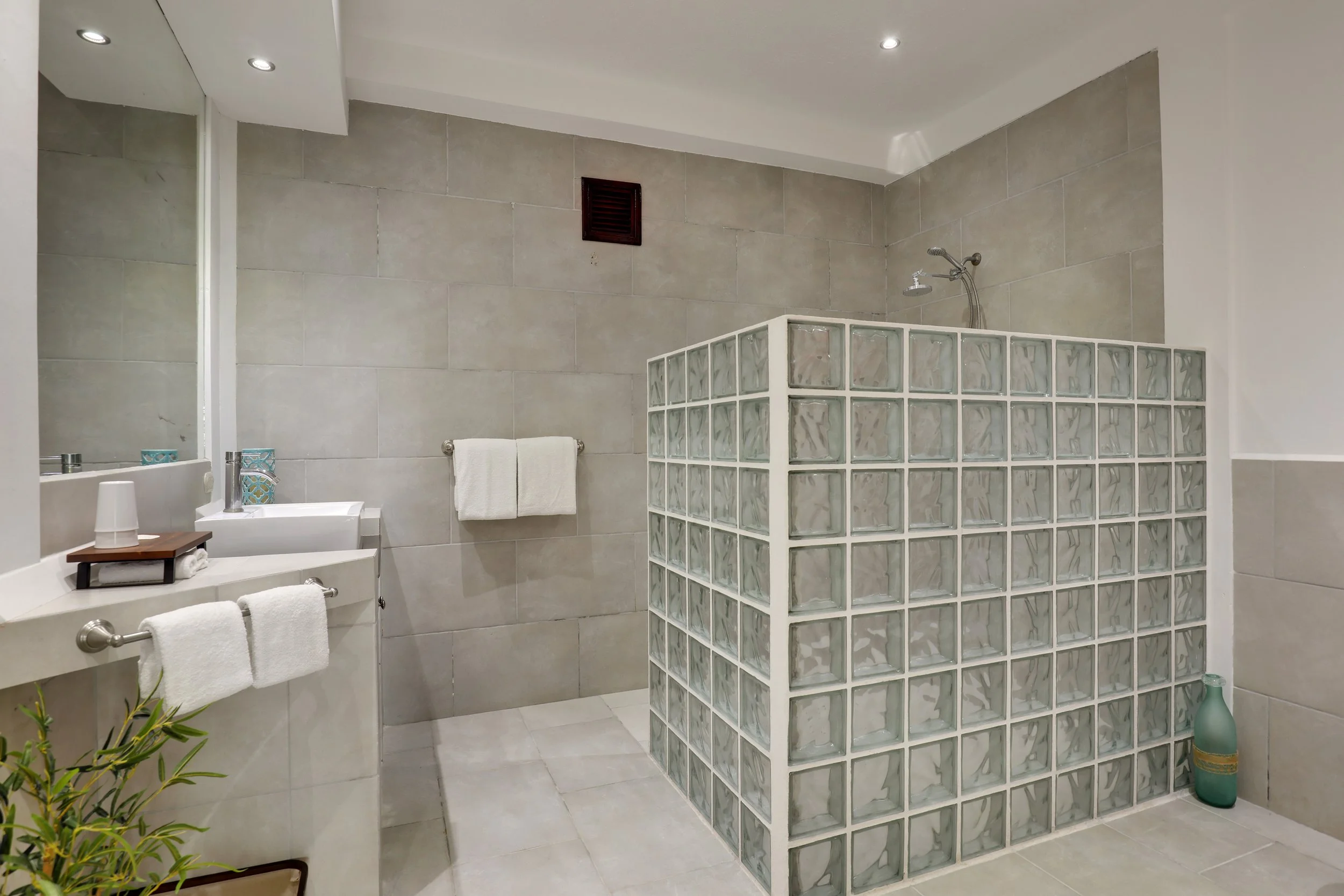 Poolside Rooms Bathroom - 4 total.jpg