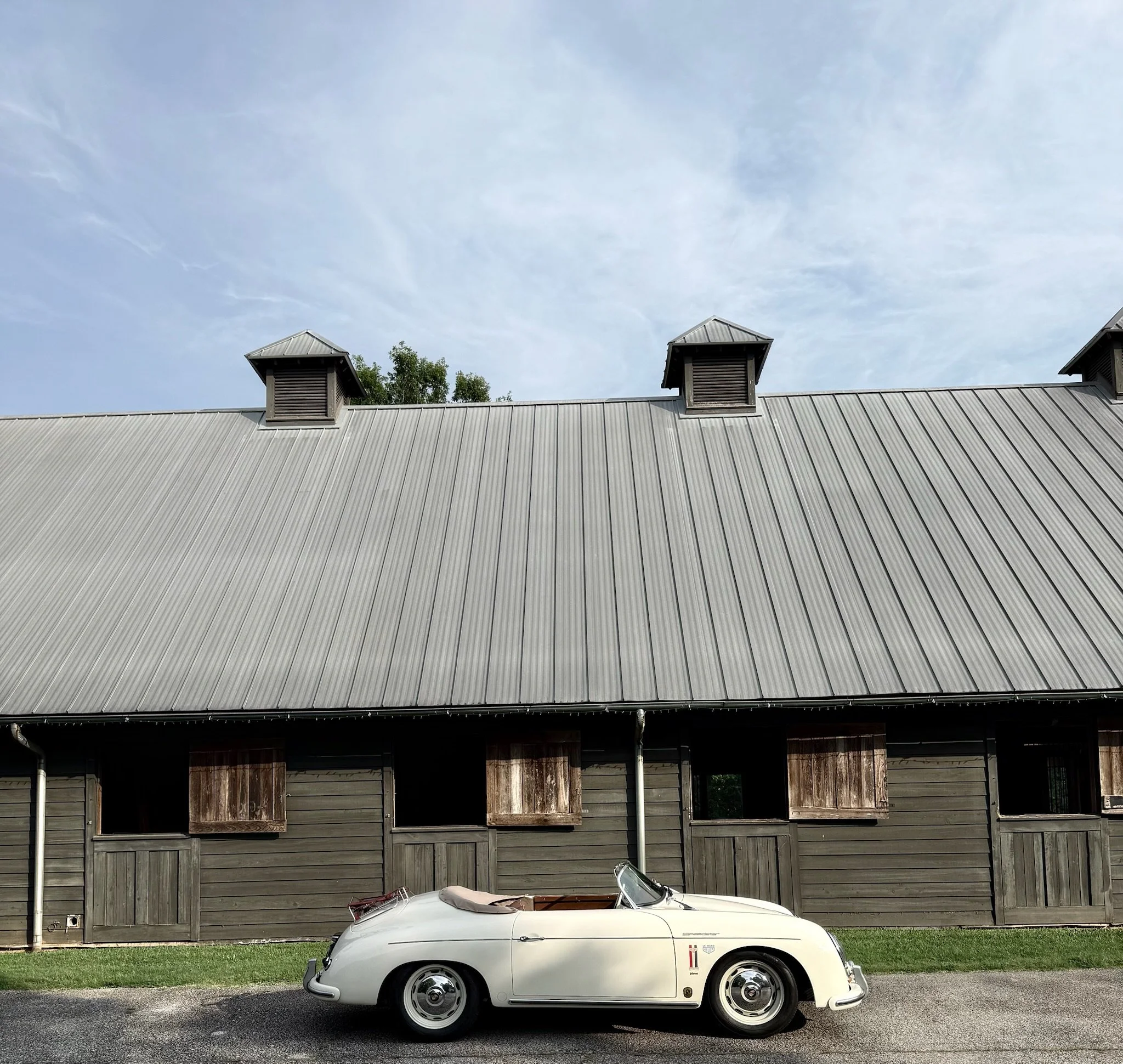 Photo session with classic Porsche 356 Speedster in Serenbe