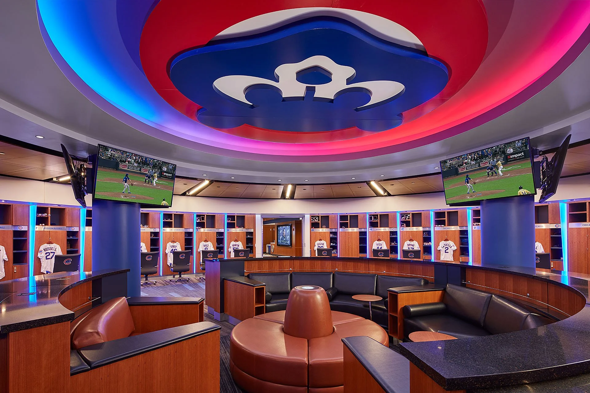 wrigley-cubs-clubhouse-2.jpg