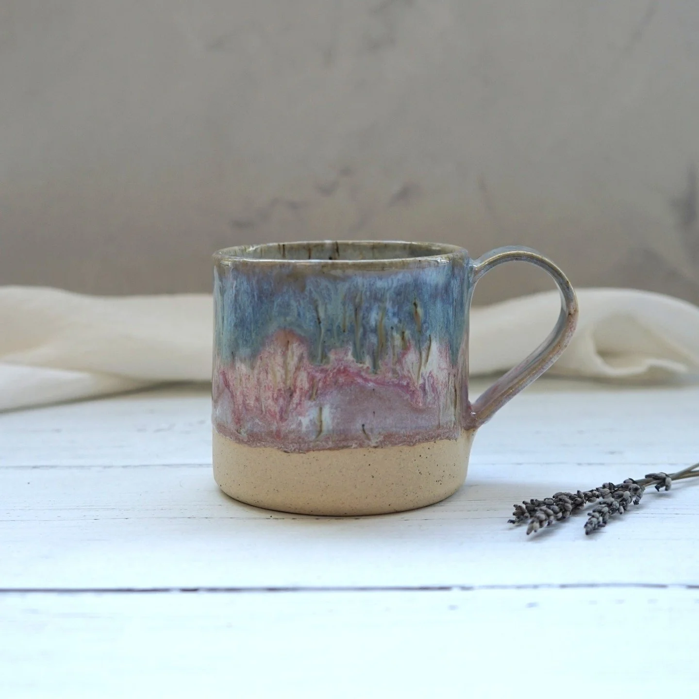 I've only used this glaze combination once but it's definitely one to be used again...
.
.
.
.
.
#handmademug
#glazeporn
#ceramicmug
#giftidea
