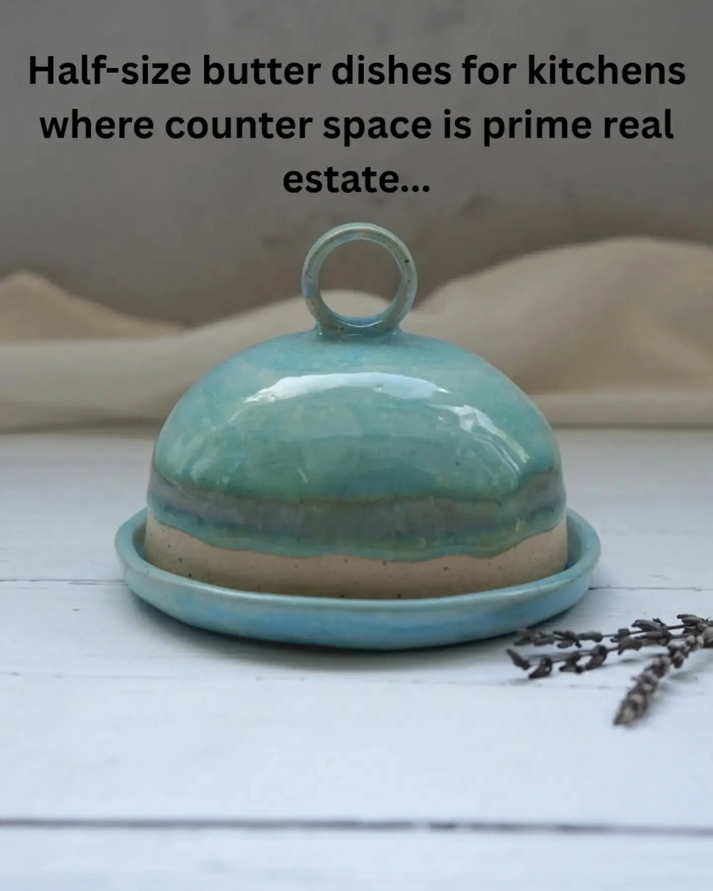 Half size butter dishes for kitchens where  counter space is a bit on the limited side...
.
.
.
.
.
#butterdish
#buttercrock
#handmadegift
#kitchendecor
#giftideas