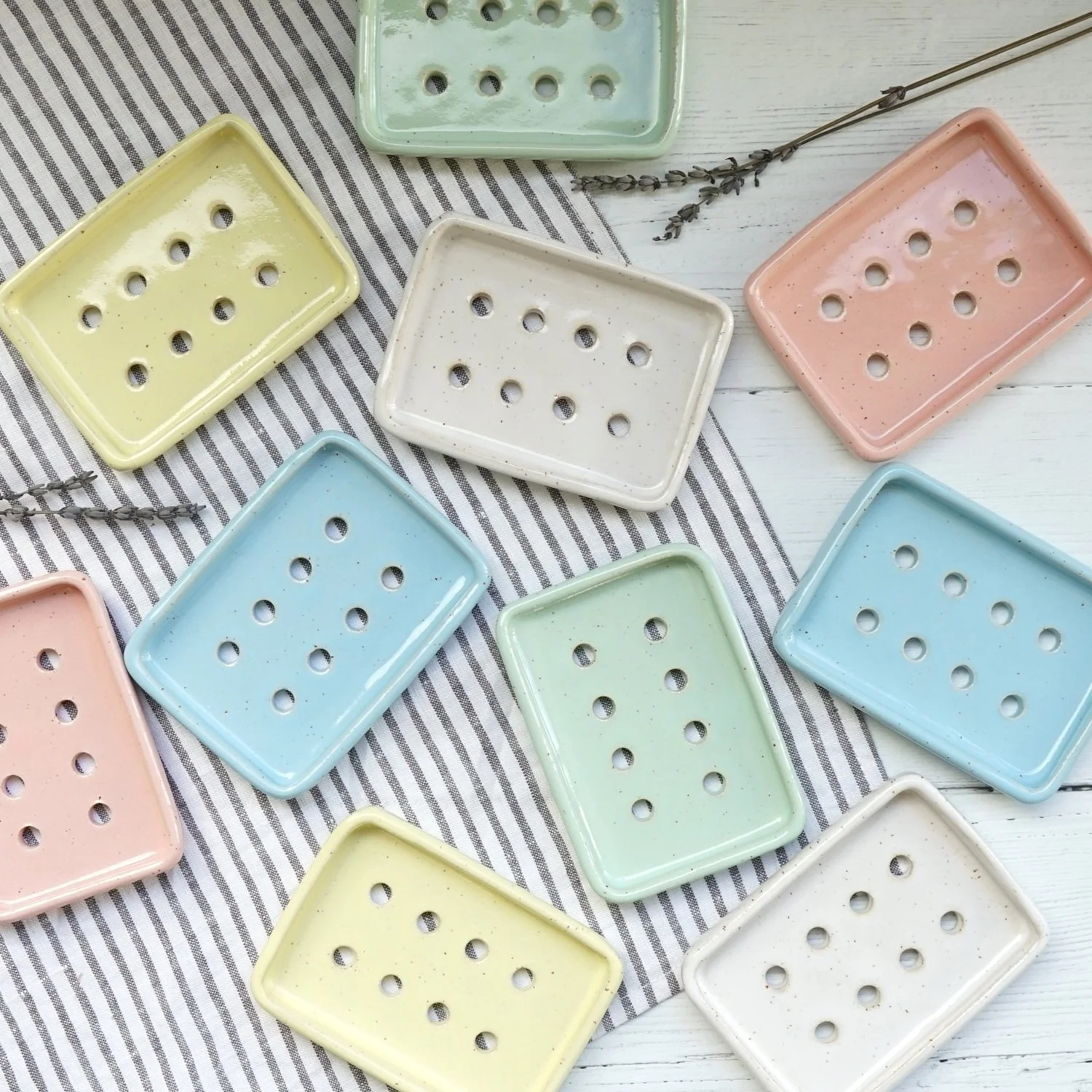 Handmade Ceramic Soap Dish with Drainage – Pastel Stoneware Soap Holder