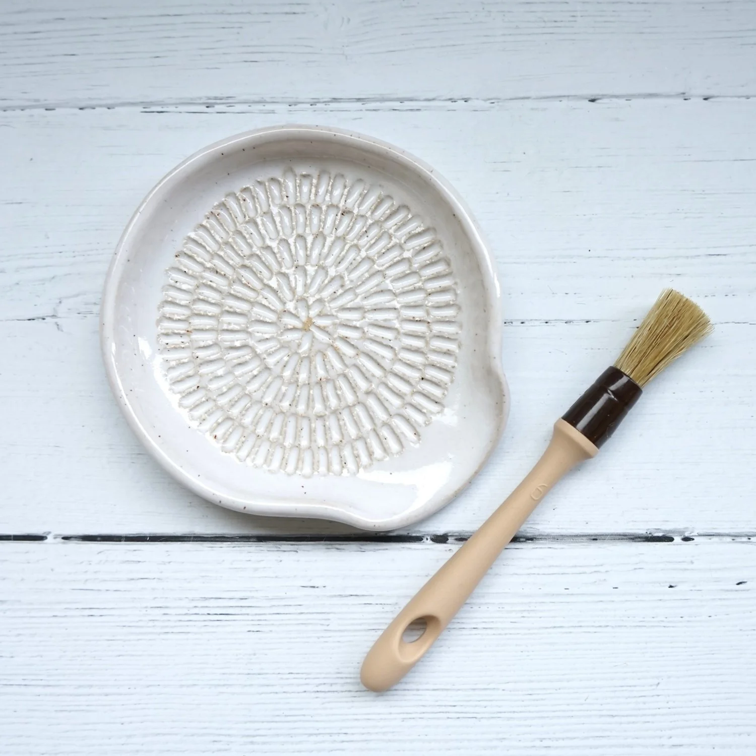 megan-louise-ceramics-garlic-grater-plate-ceramic.jpg