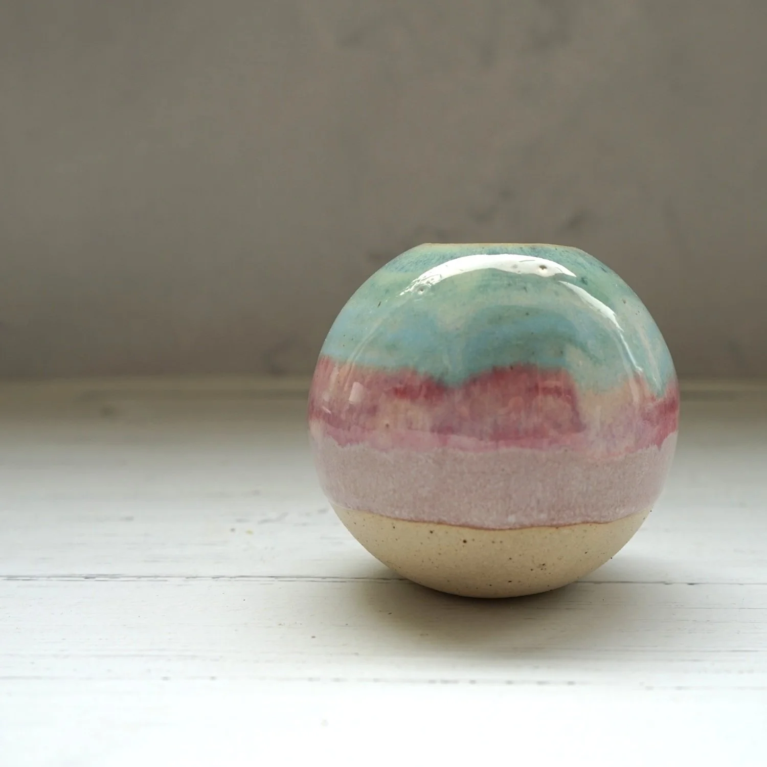 megan-louise-ceramics-pastel-vase-dried-flowers.jpg