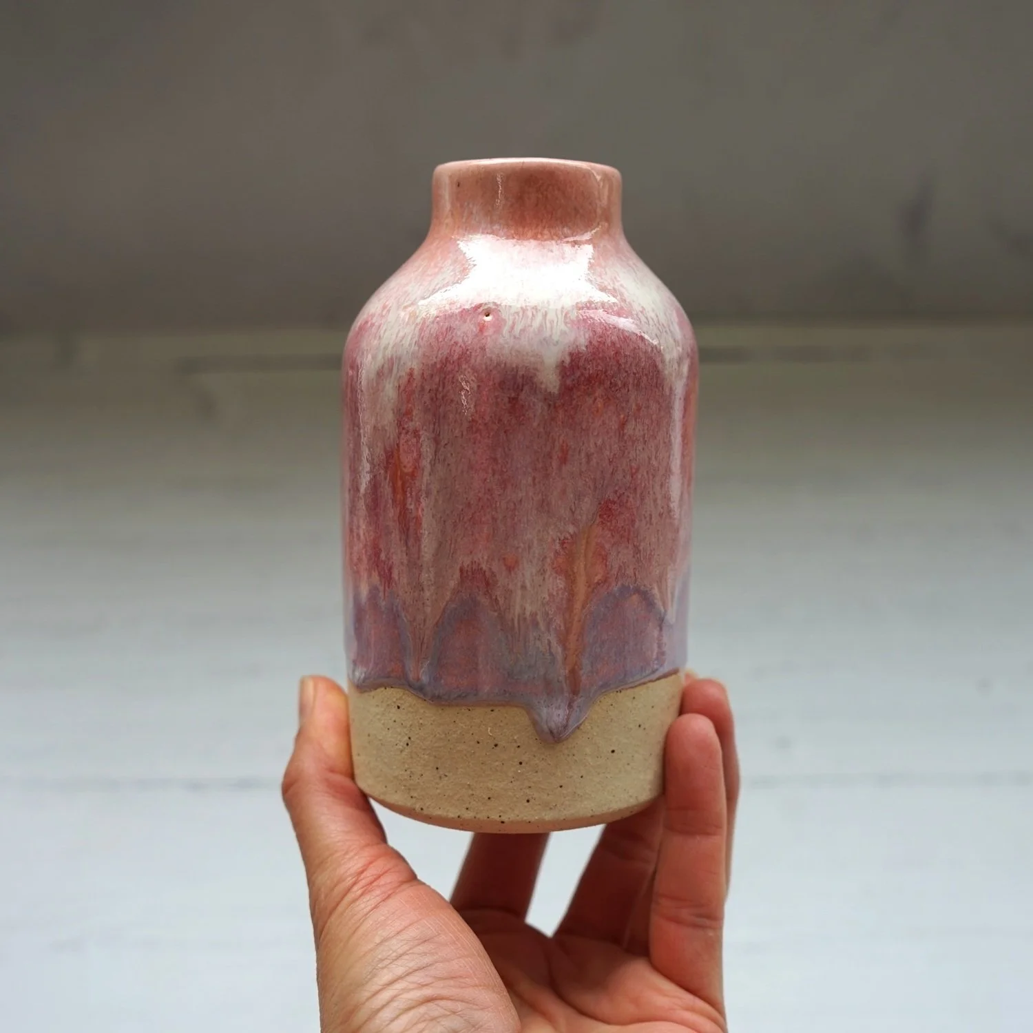 megan-louise-ceramics-small-vase-dried-flowers.jpg