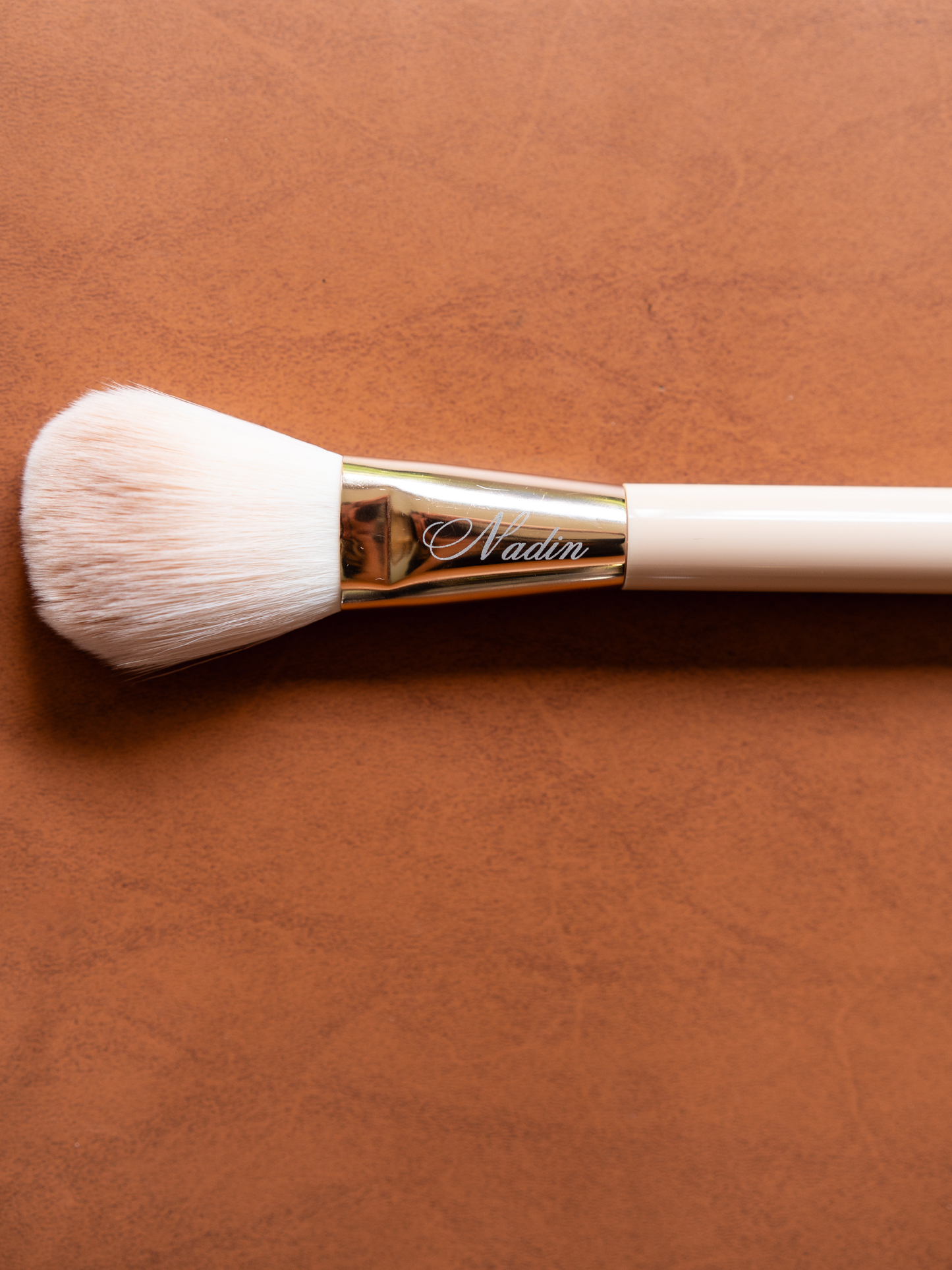 A personalized brush makes a unique and memorable corporate event gift. Custom engraved with a name, logo, or special message, it adds a thoughtful personal touch to your event and creates a keepsake that guests can use and enjoy long after the event