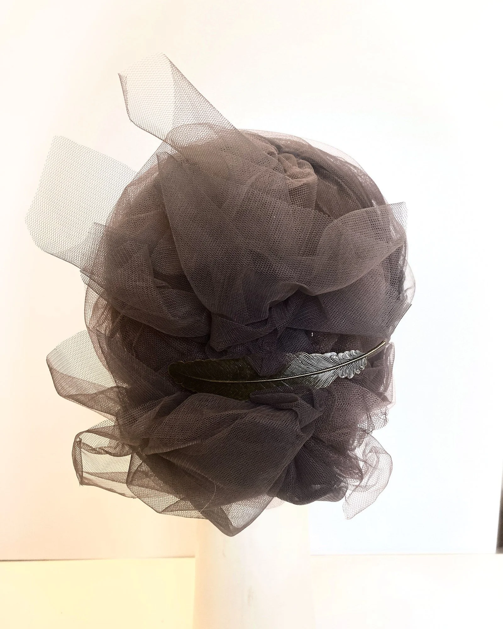 turban-chignon-plume-doree-celune-4.jpg