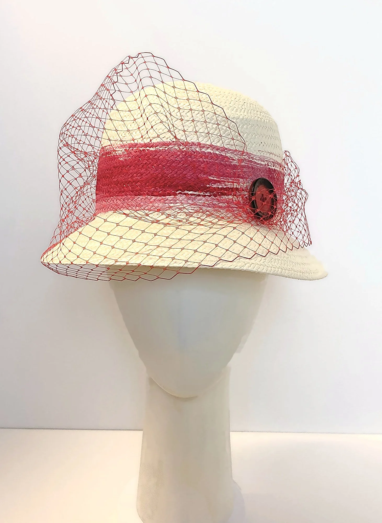 chapeau-cloche en panama ivoire à voilette-rouge-07.jpg