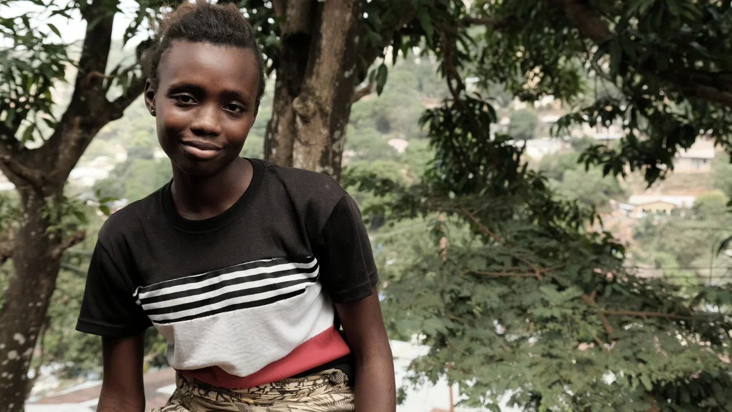 Aminata Bangura is a 17-year-old single mother. Her young son Dixon is nearly 2 and through a small business grant with We Yone Child Foundation she's been able to support him by selling rubber bowls. "The money is small right now," she says. "I want