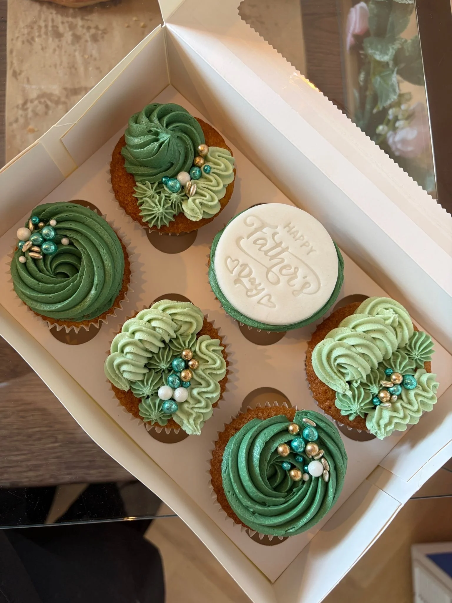 6 Birthday Cupcakes