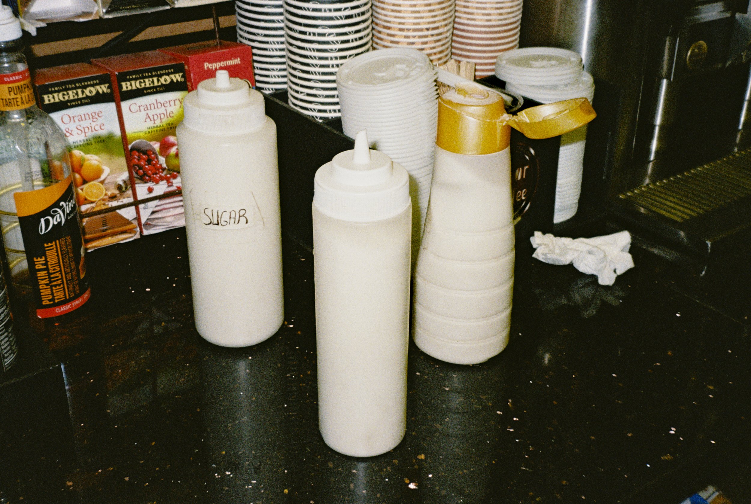 39309ad000014-R1-048-22A.jpg