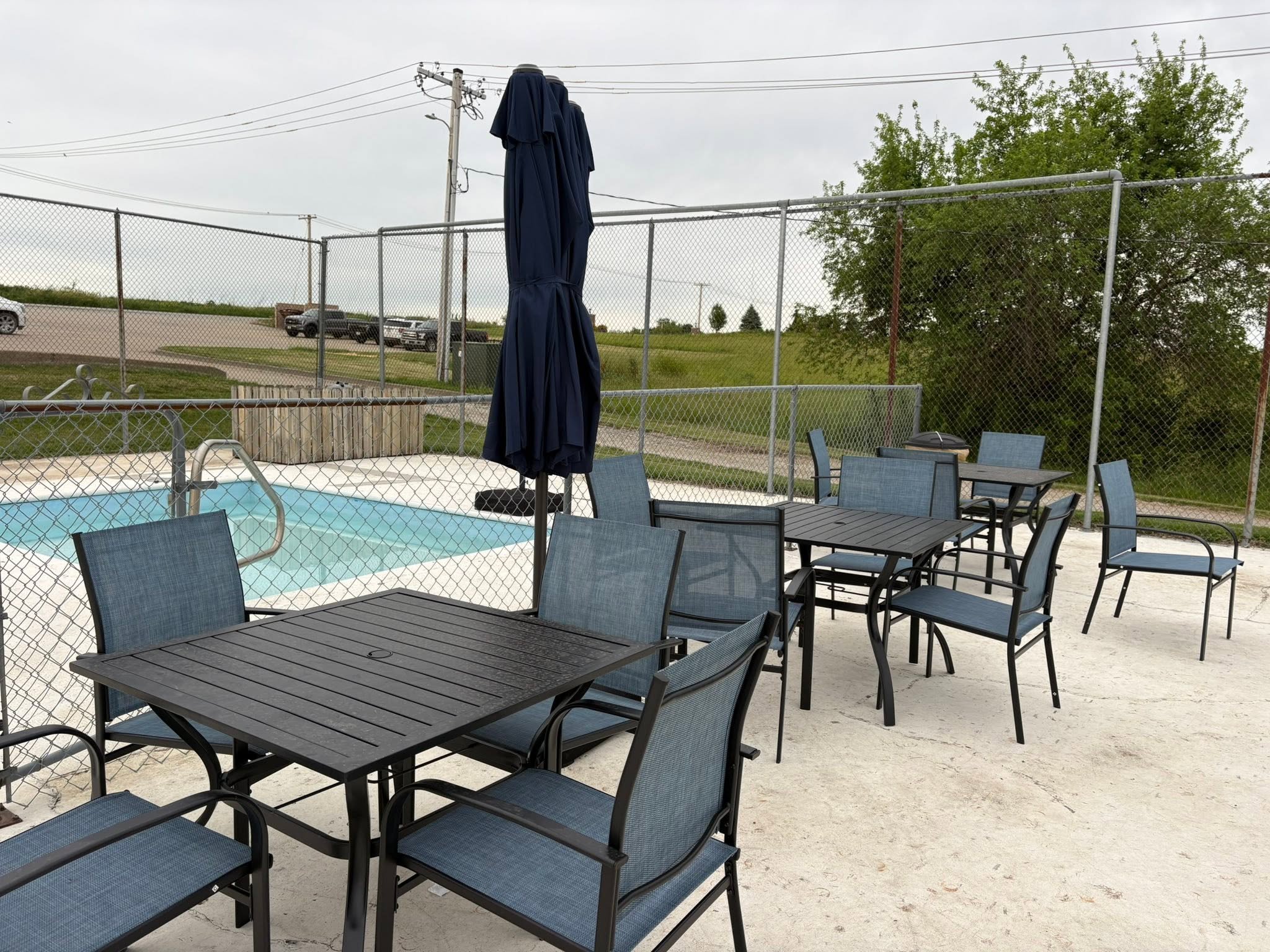 pool seating.jpg