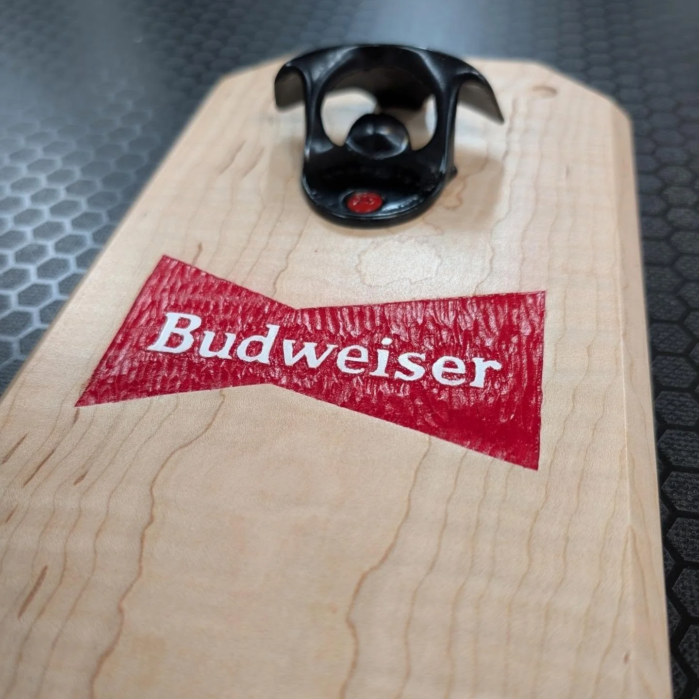 Budweiser Opener 🍻🧲⚡
.
Maple opener that required a lot of hand carving and painting precision 🖐️🔪🖌️🔬🎯
.
Opener and hidden magnet by @starr_opener 🍺🧲
.
#budweiser #bottleopener #woodworking #handmade #makersgonnamake