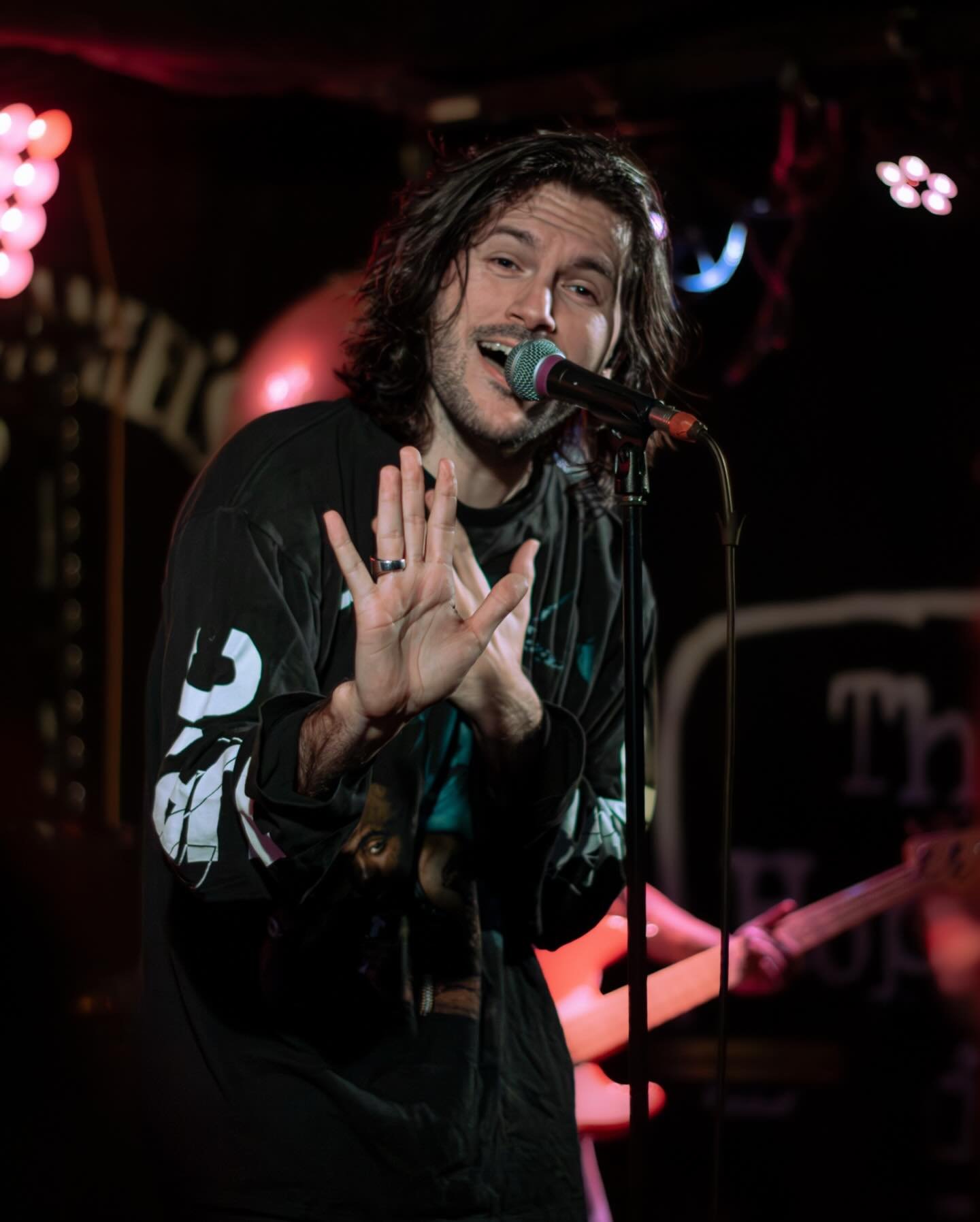 I had the opportunity to shoot the incredible @hotelmiramusic at @thehopeandruin !! Such a great atmosphere at this show and it was lovely to see everyone having a good time 🖤
