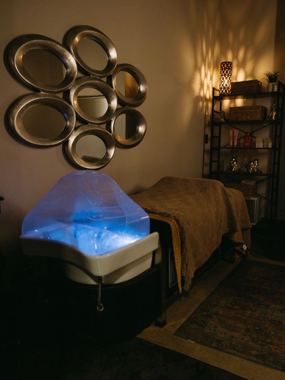 Your escape is waiting 🤍✨

Step away from the stress, settle into our relaxing Head Spa room, and treat yourself to some much-needed self-care. 🫧💆🏼&zwj;♀️ From scalp care to pure relaxation, our Head Spa treatments are the perfect way to reset, u