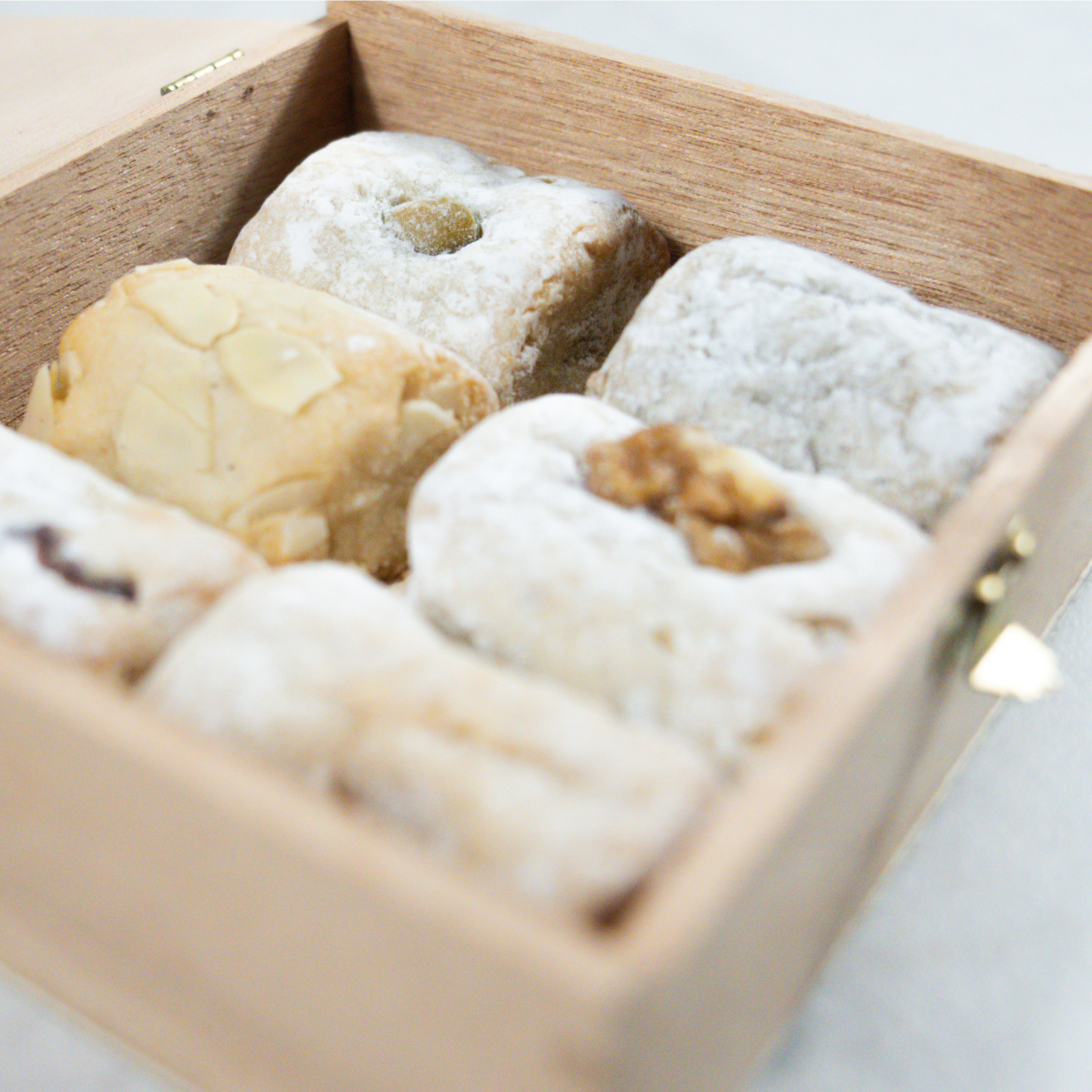 Sizilianische Amaretti Mix-Auswahl in einer 6er-Holzbox