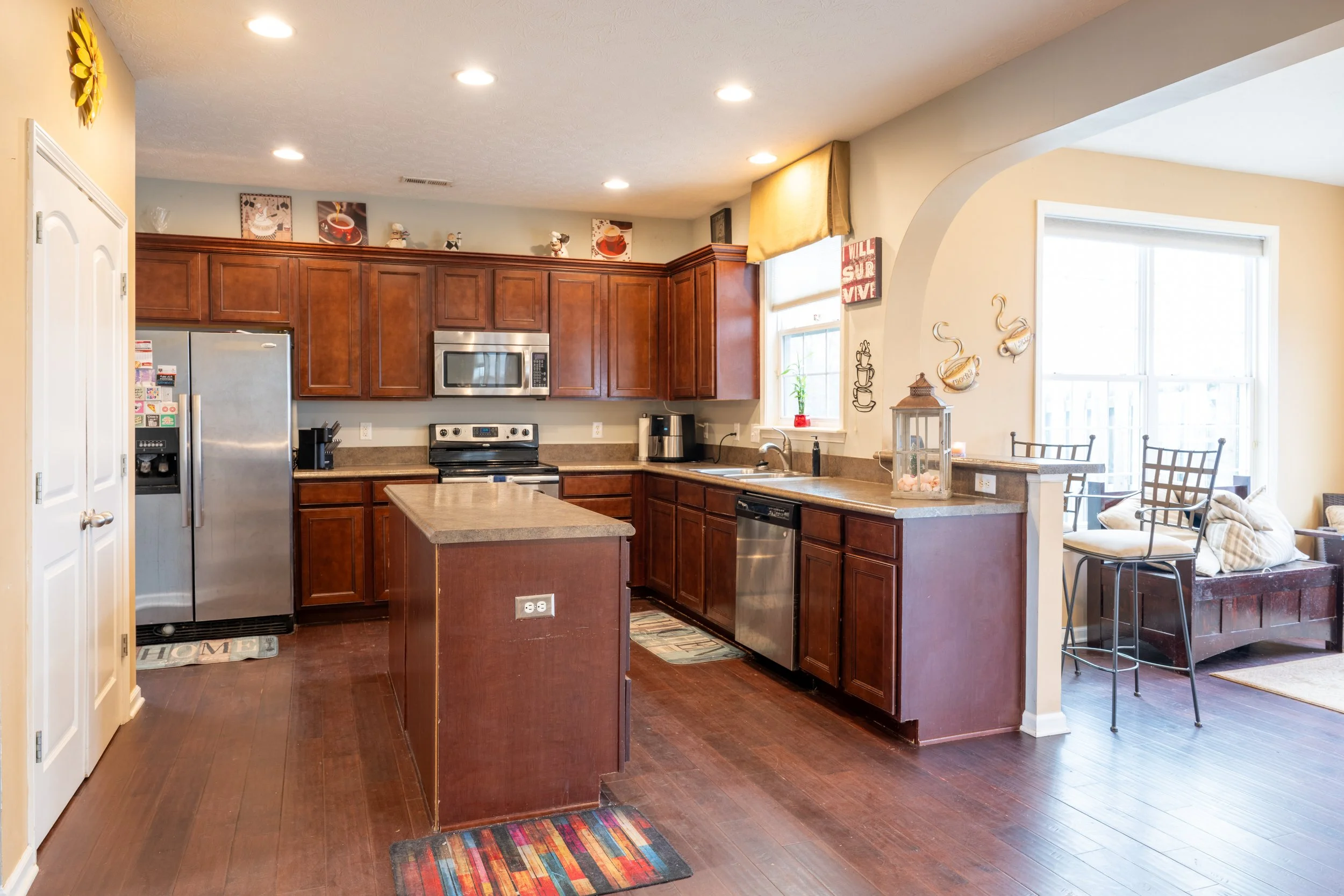 Kitchen_2.jpg