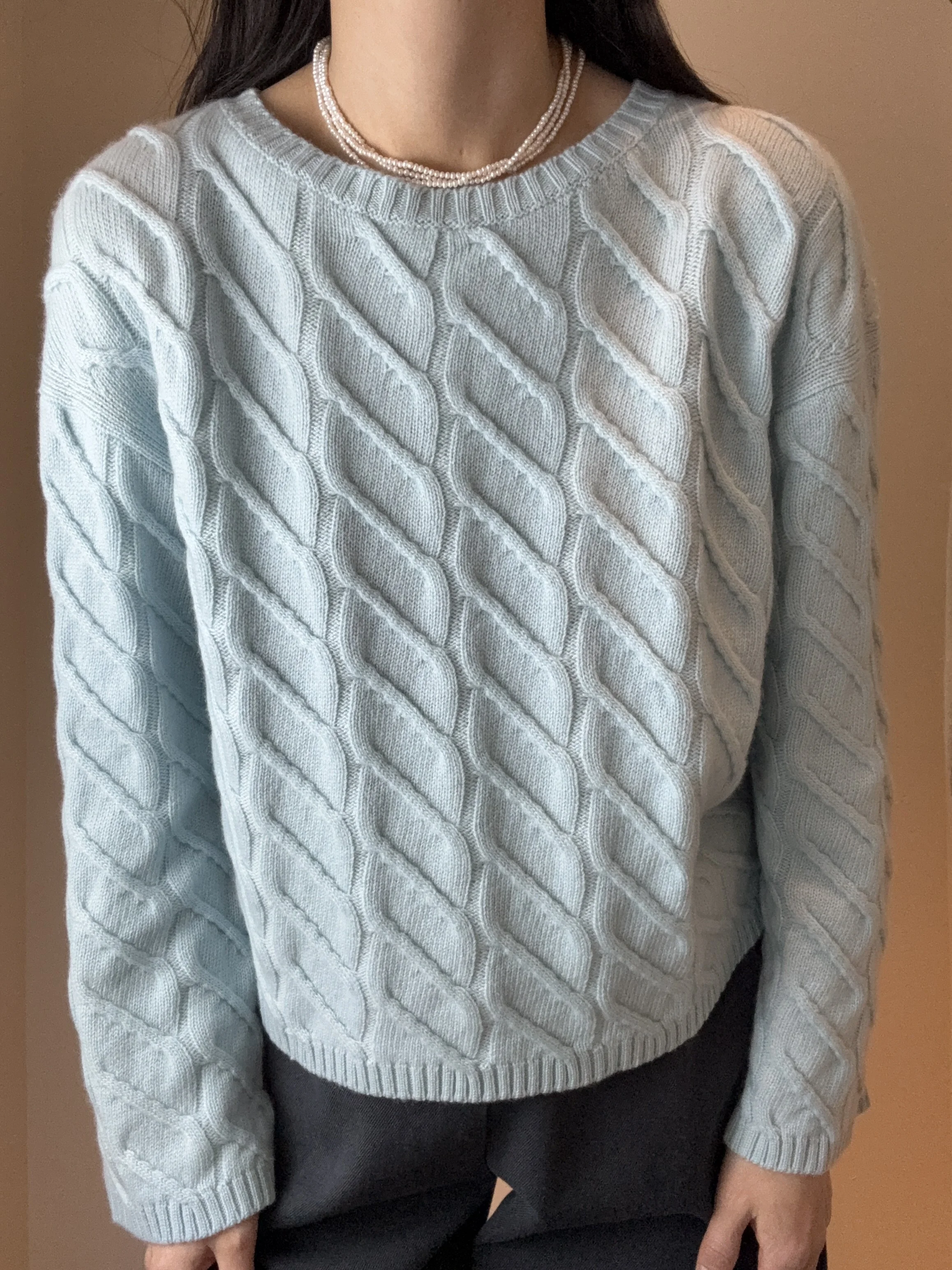 cashmere-twist-stich-sweater-blue-02.jpg