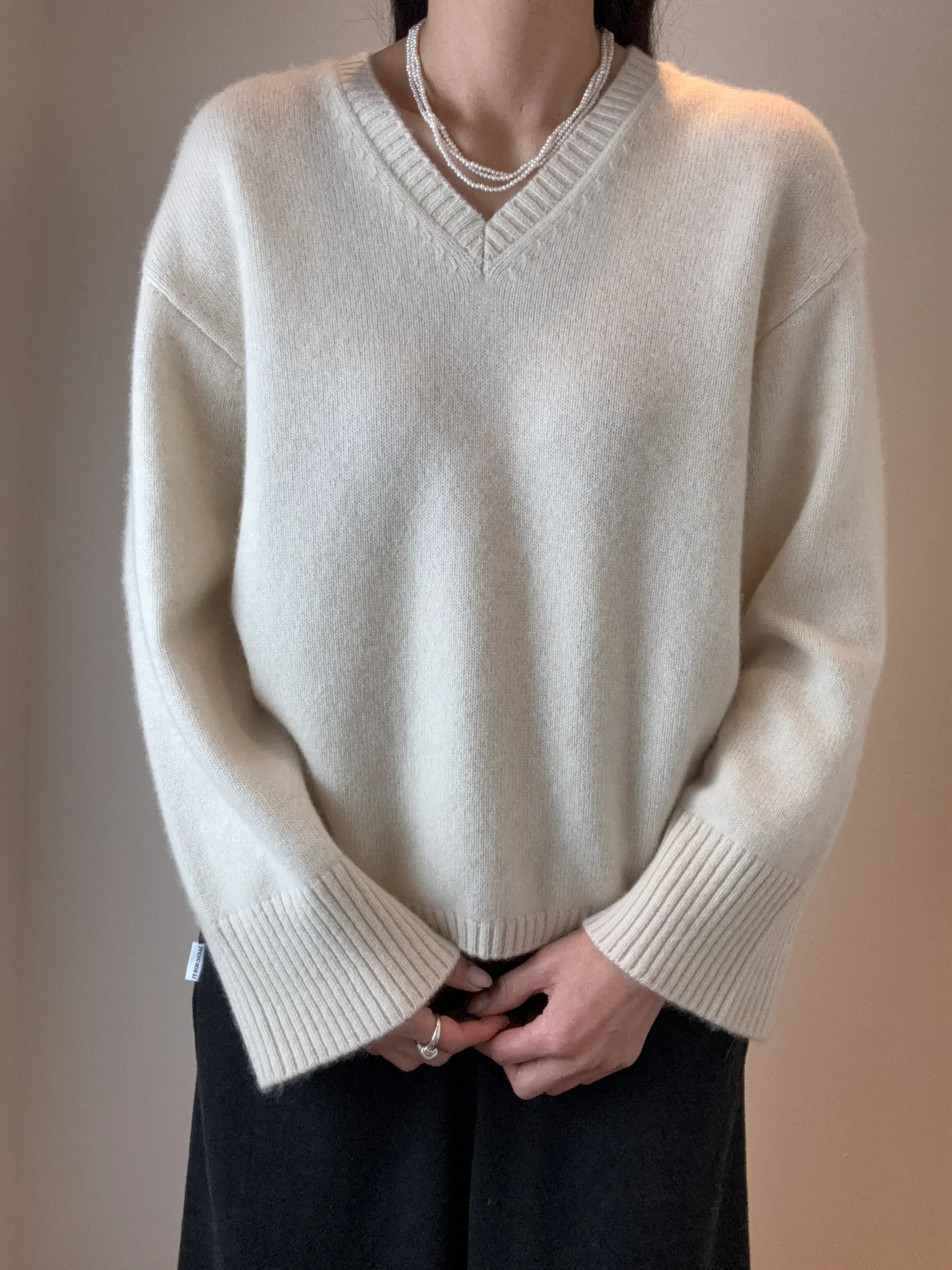 cashmere-v-neck-sweater-ivory-01.jpg.webp