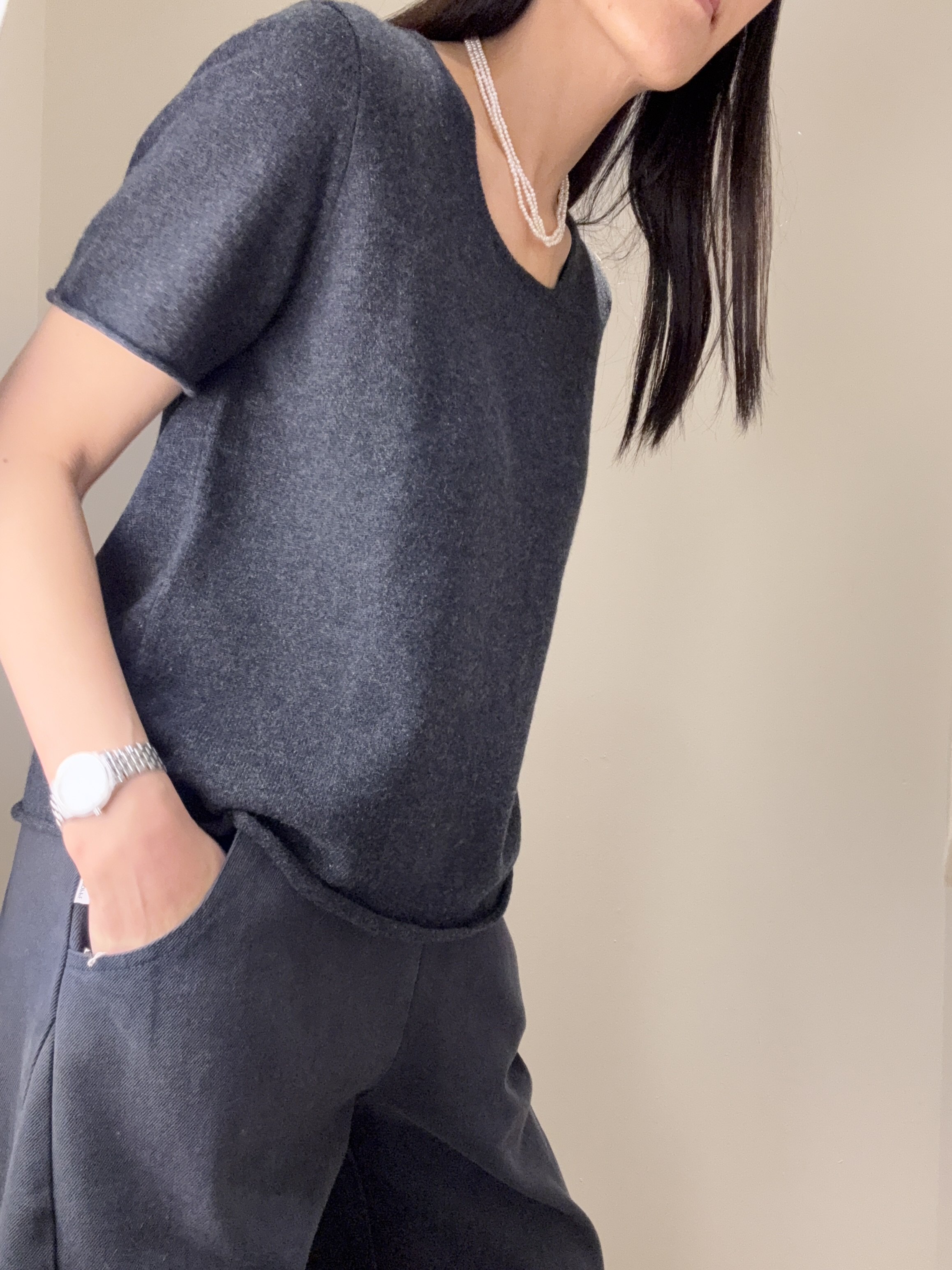 cashmere-t-shirt-charcoal-04.jpg