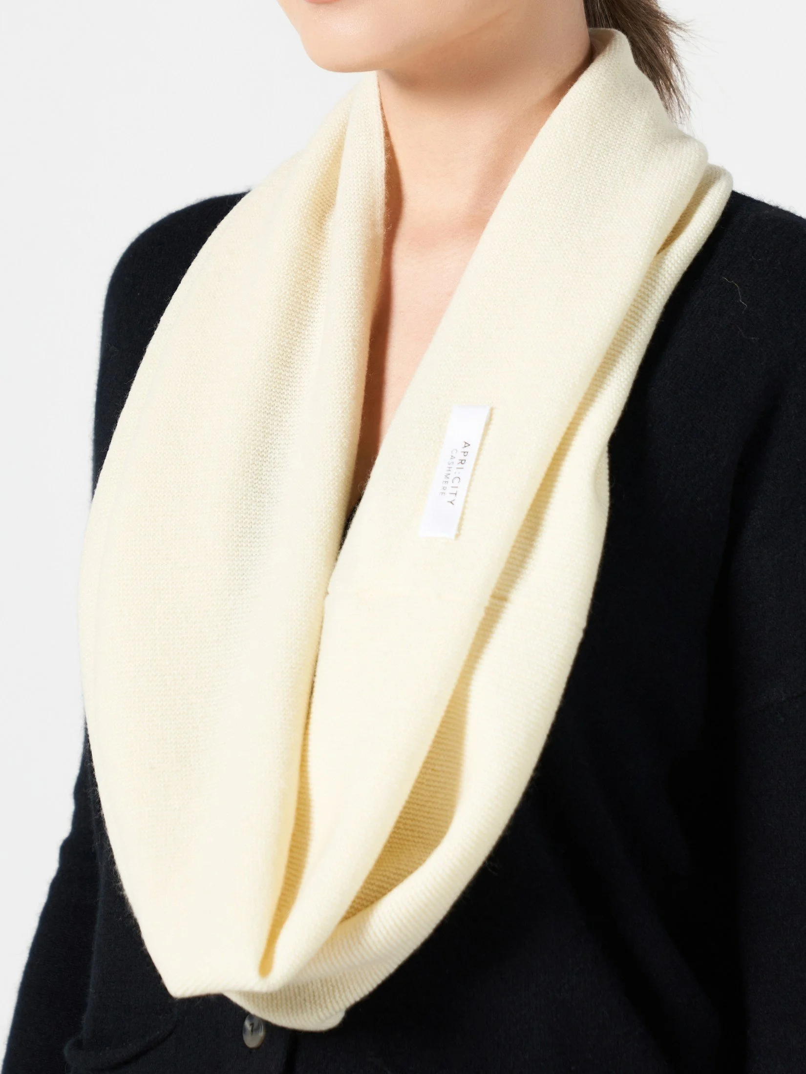 cashmere-tube-loop-scarf-cream-3.jpg