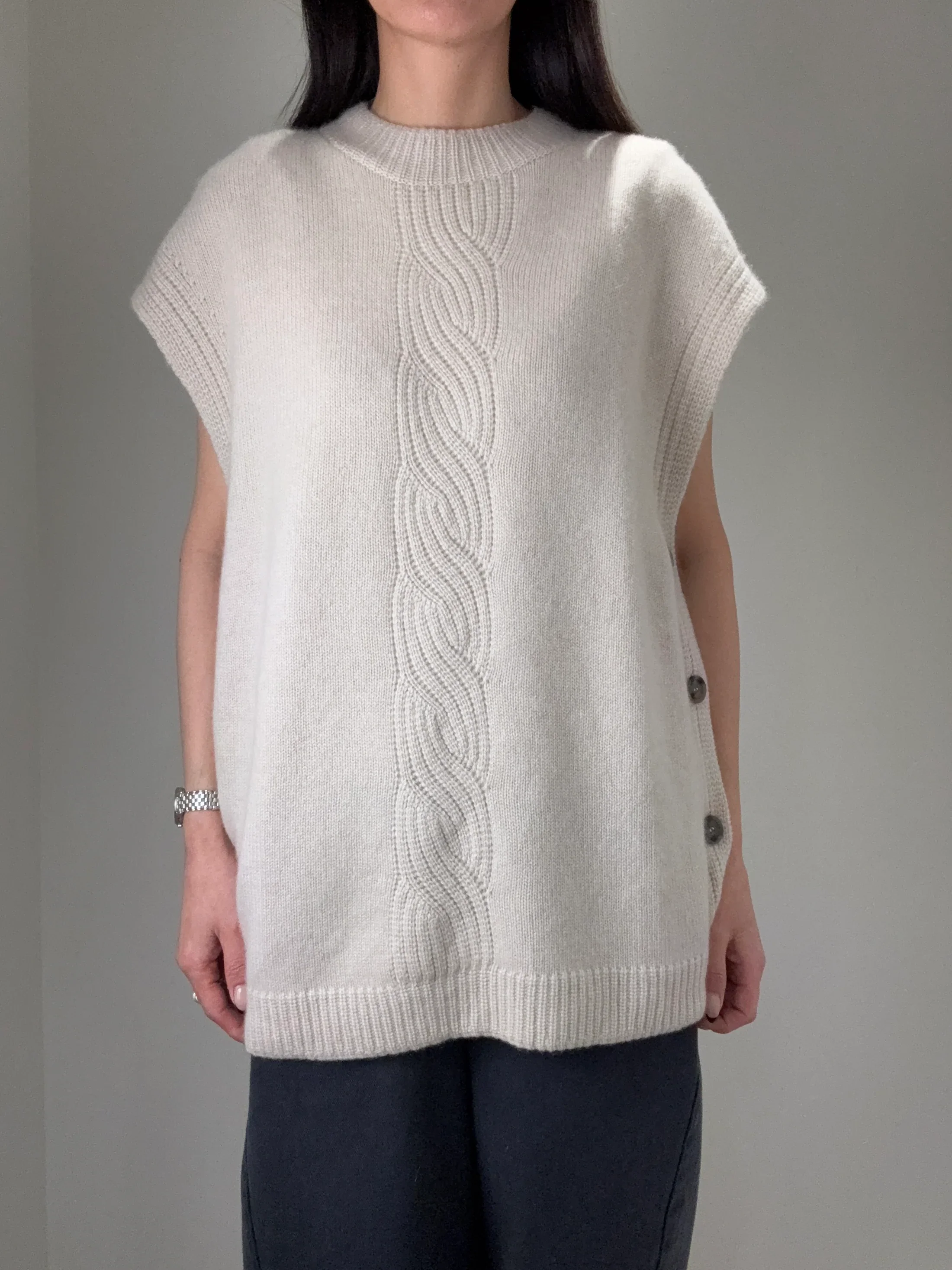 cashmere-poncho-vest-beige-02.jpg.webp