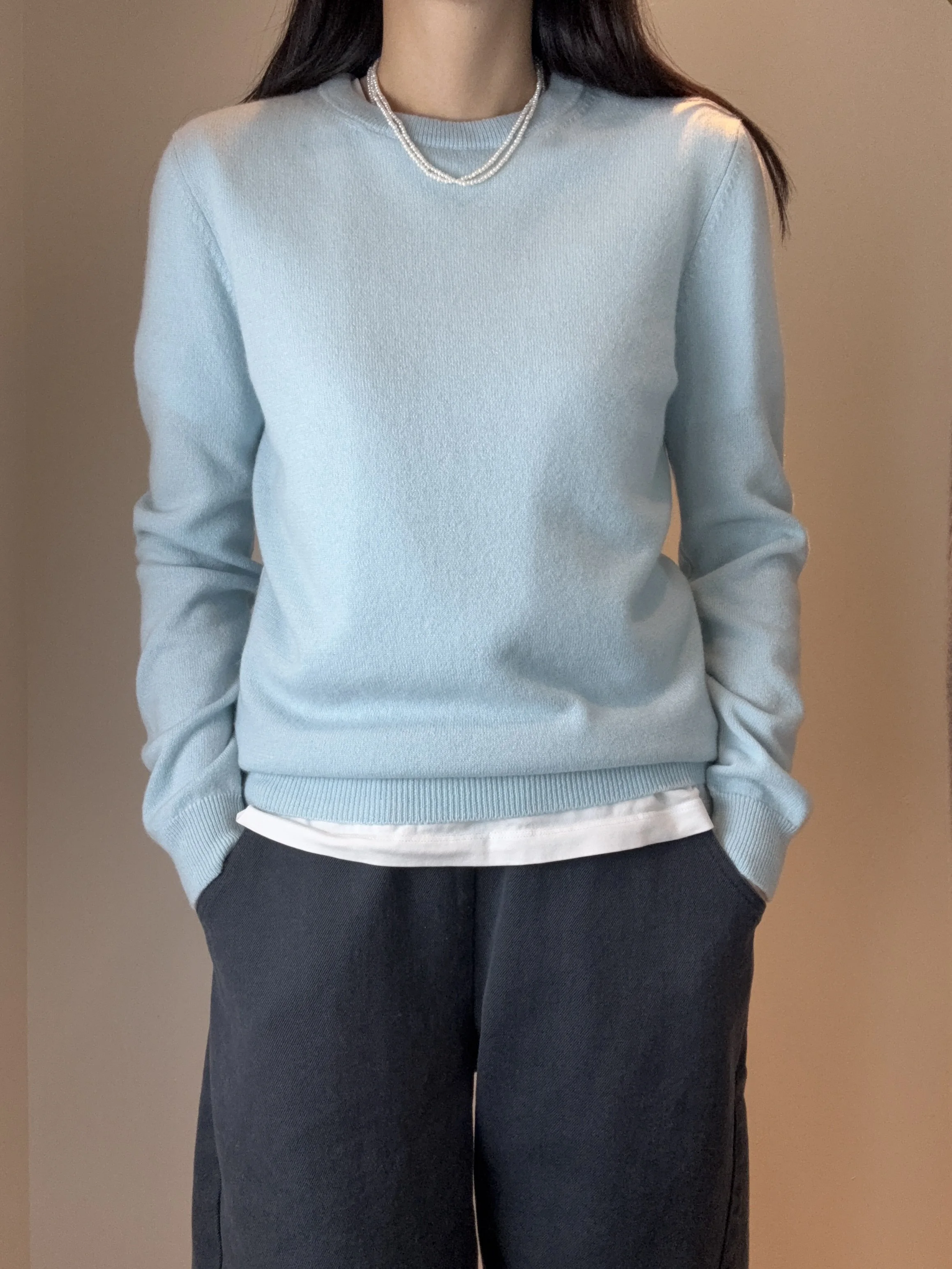cashmere-round-neck-sweater-blue-01.jpg