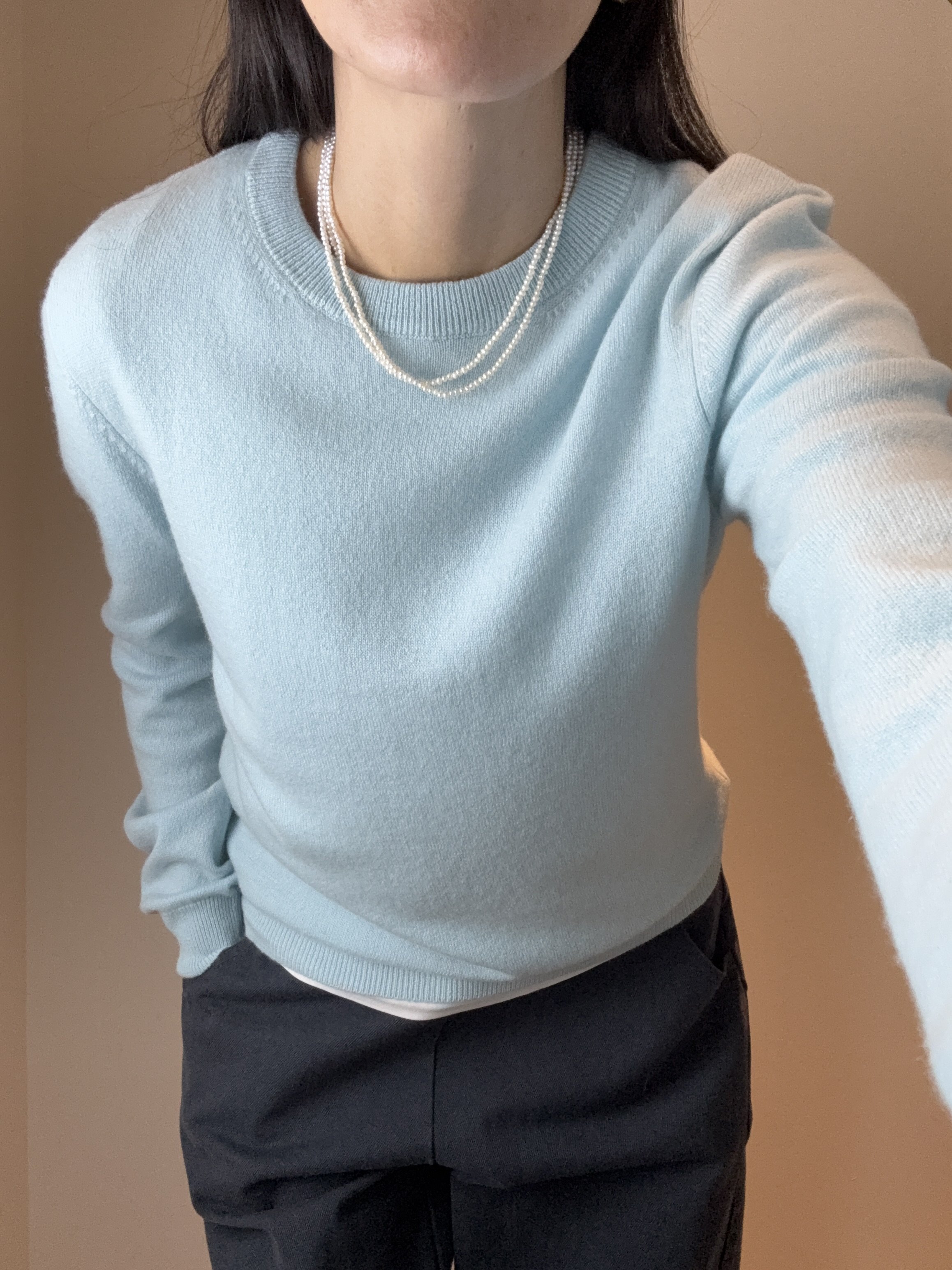 cashmere-round-neck-sweater-blue-04.jpg