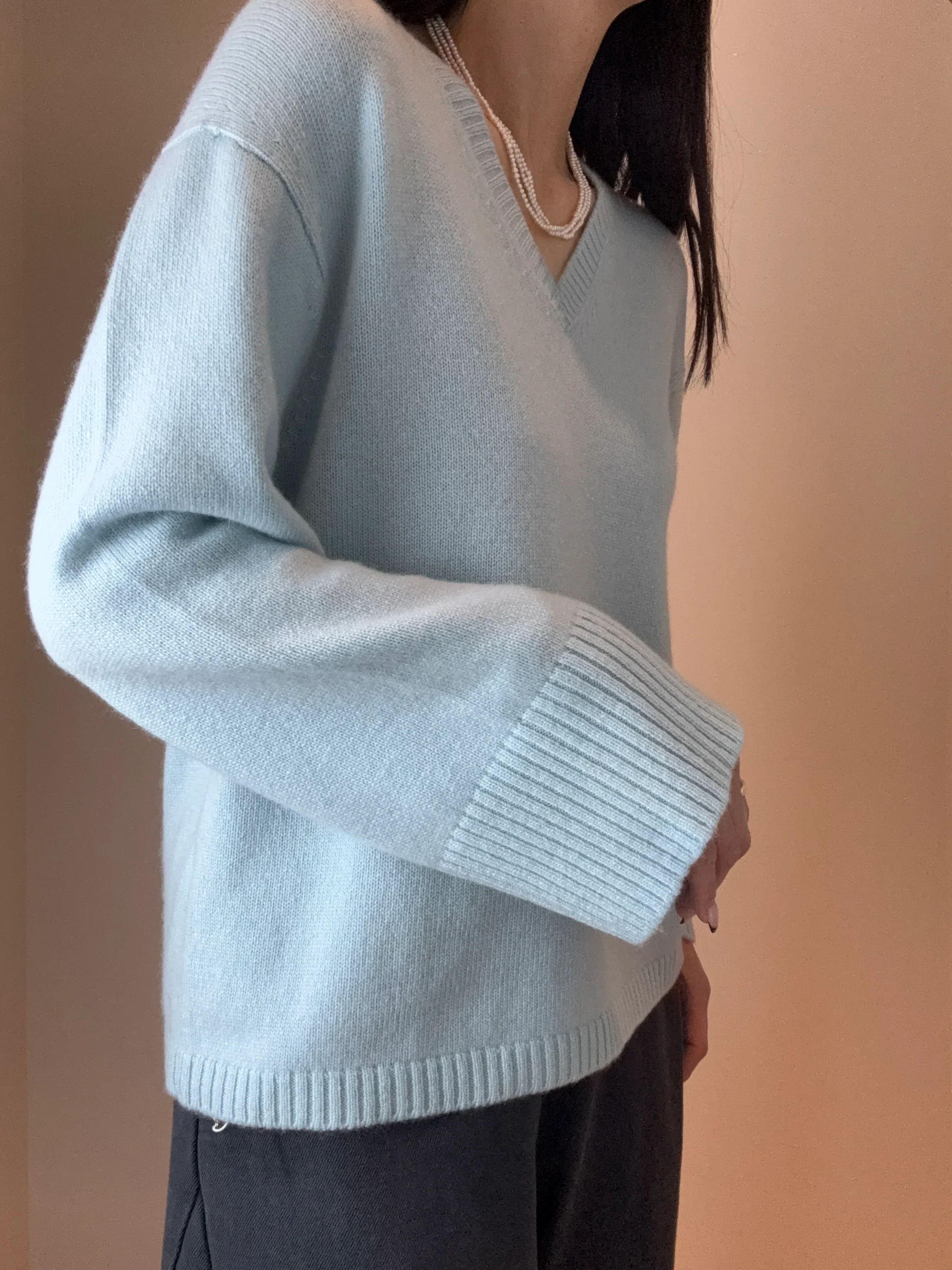 cashmere-v-neck-sweater-blue-02.jpg.webp