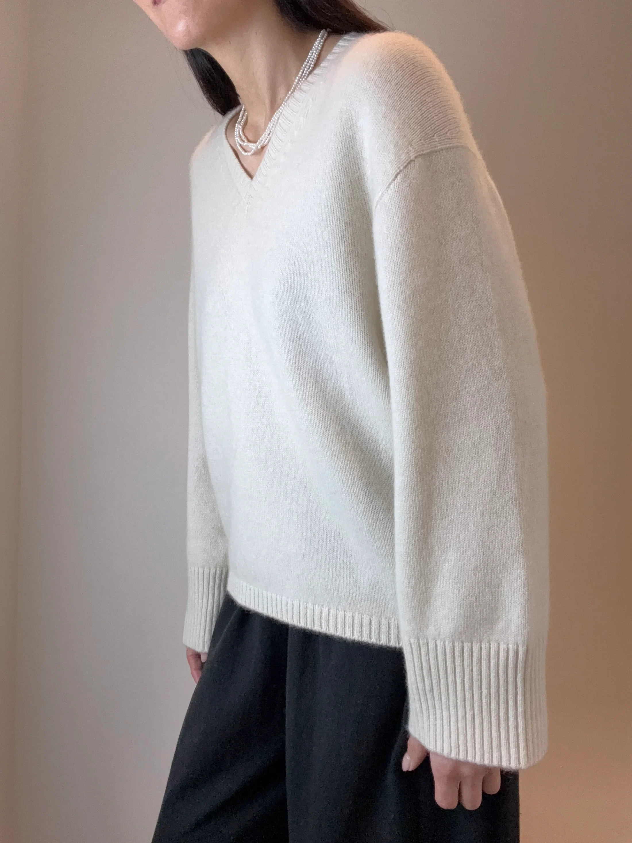 cashmere-v-neck-sweater-ivory-03.jpg.webp