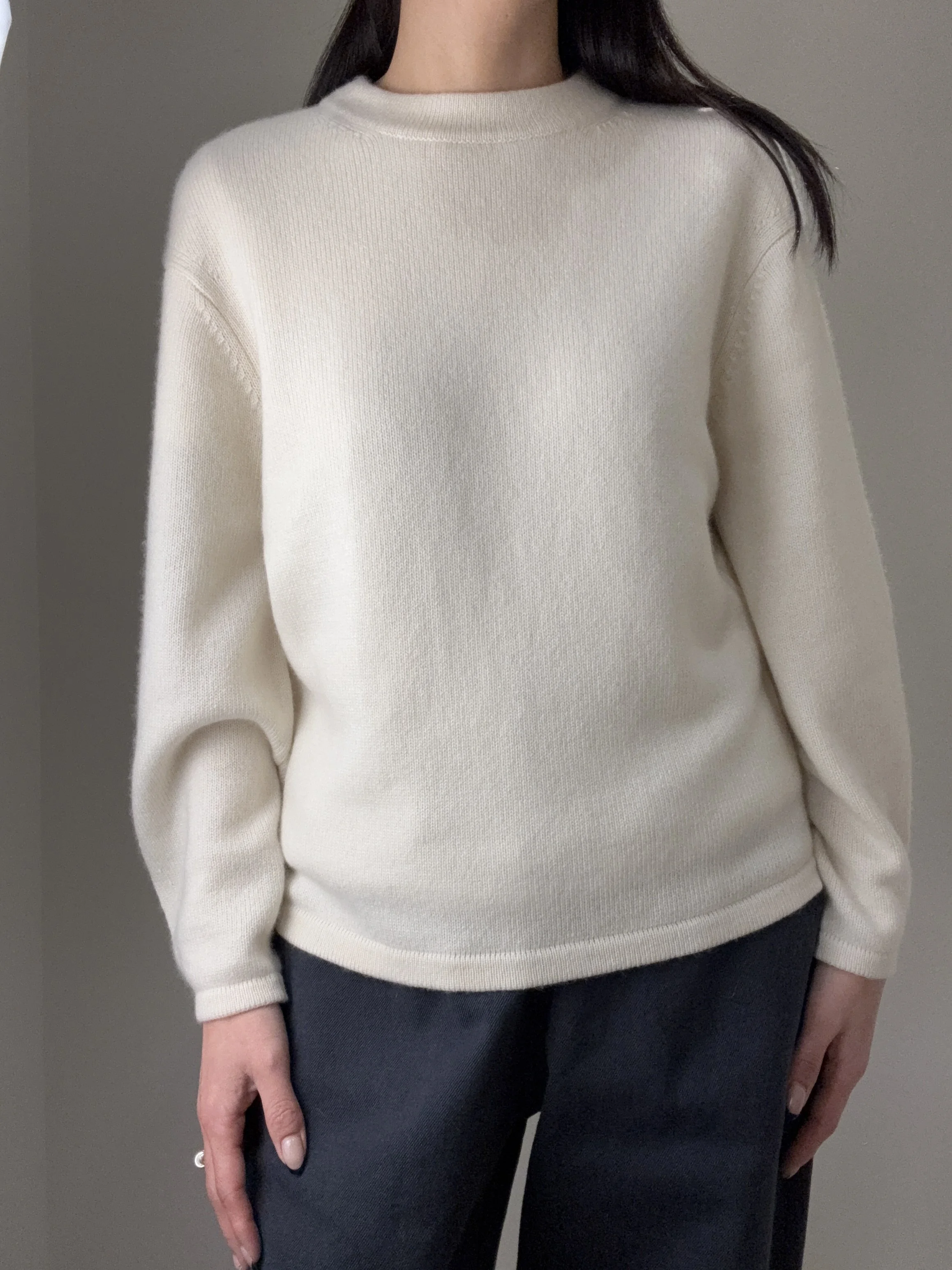cashmere-balloon-sleeve-crewneck-cream-01.jpg
