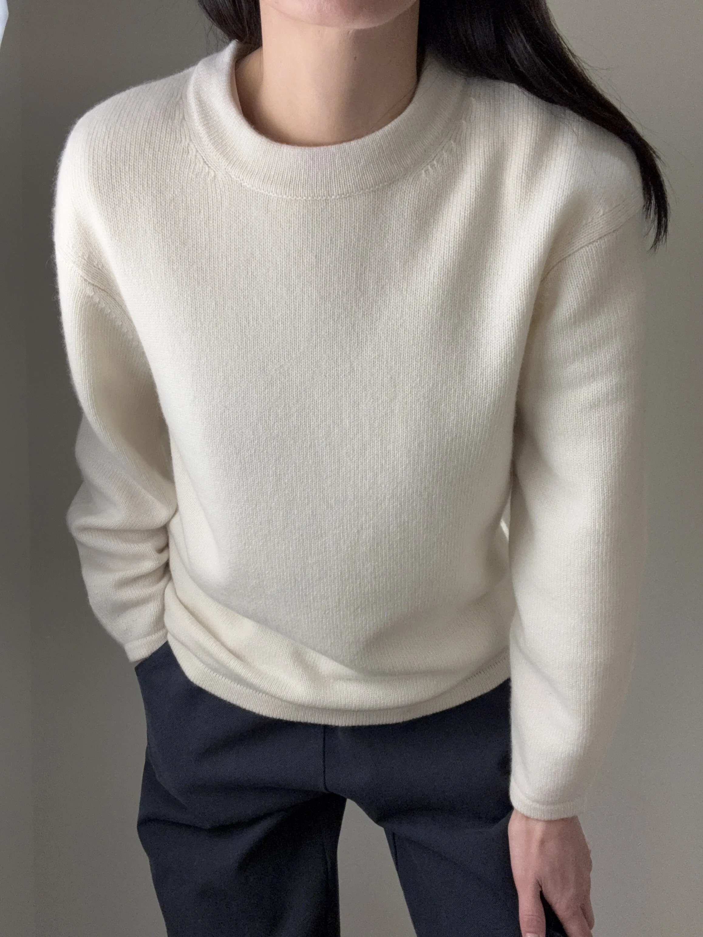 cashmere-balloon-sleeve-crewneck-cream-04.jpg