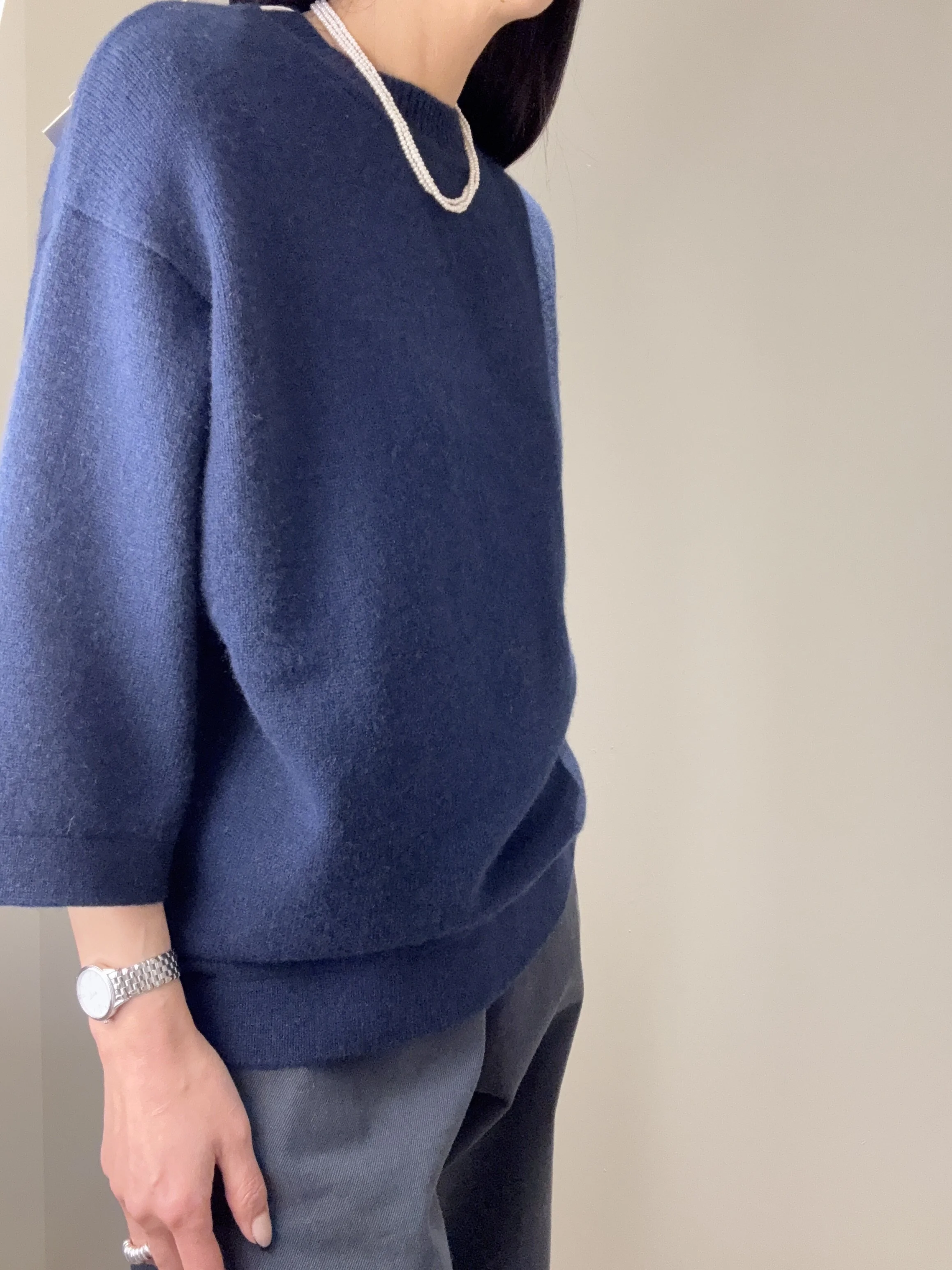 cashmere-quarter-sleeve-loose-sweater-navy-2.jpg