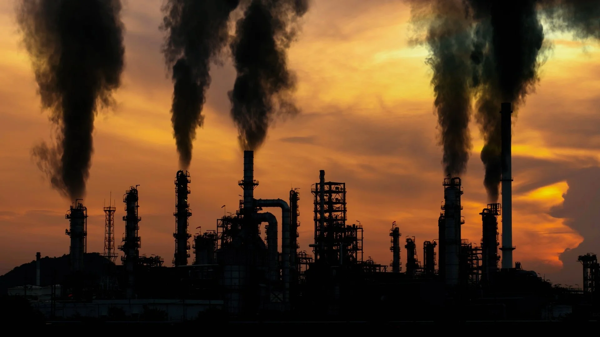 Oil refinery pollution