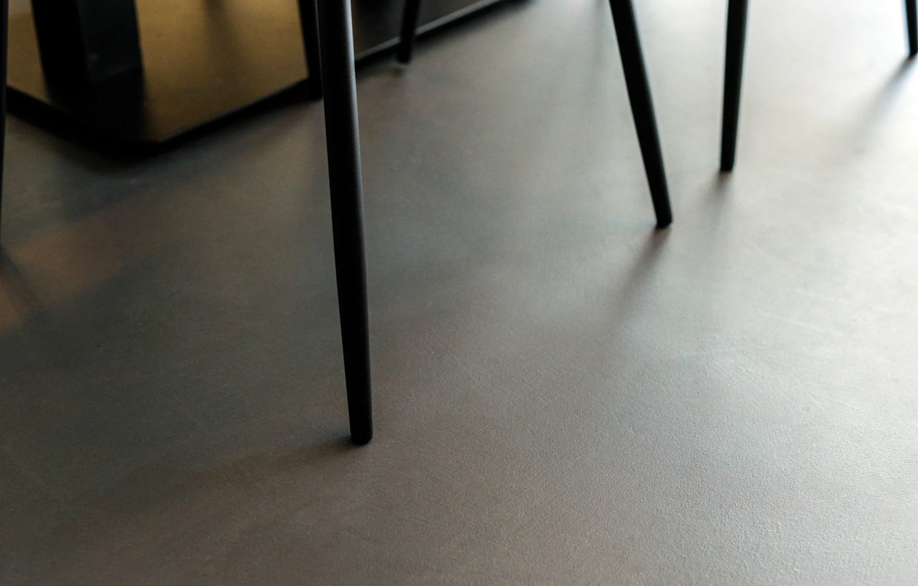 Detailaufnahme eines fugenlosen Spachtelbodens.